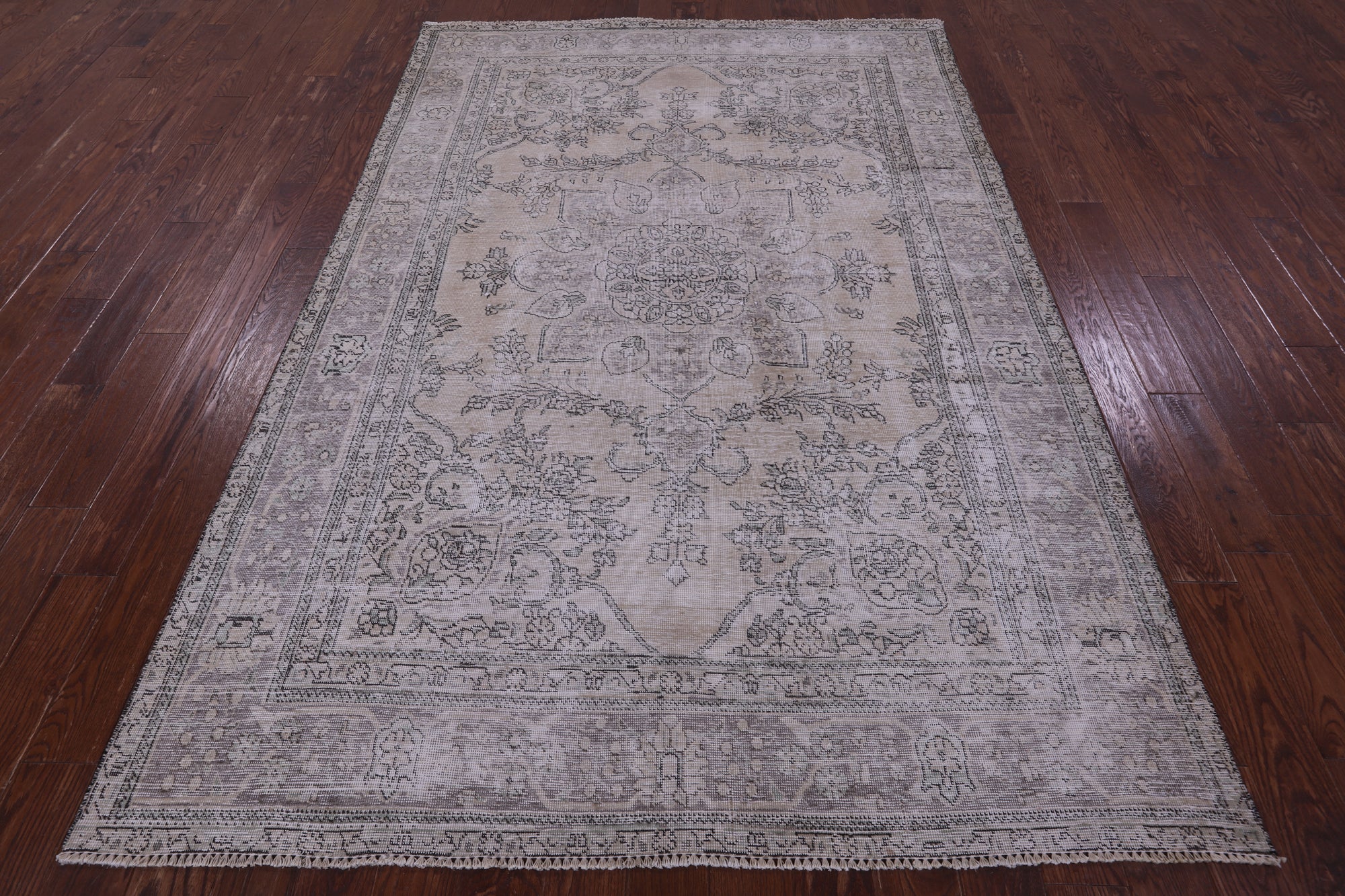 Ivory Persian Vintage White Wash Handmade Wool Rug - 6' 4" X 9' 4" - Golden Nile