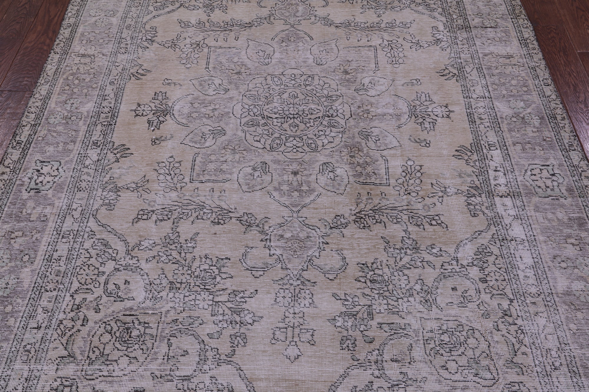 Ivory Persian Vintage White Wash Handmade Wool Rug - 6' 4" X 9' 4" - Golden Nile