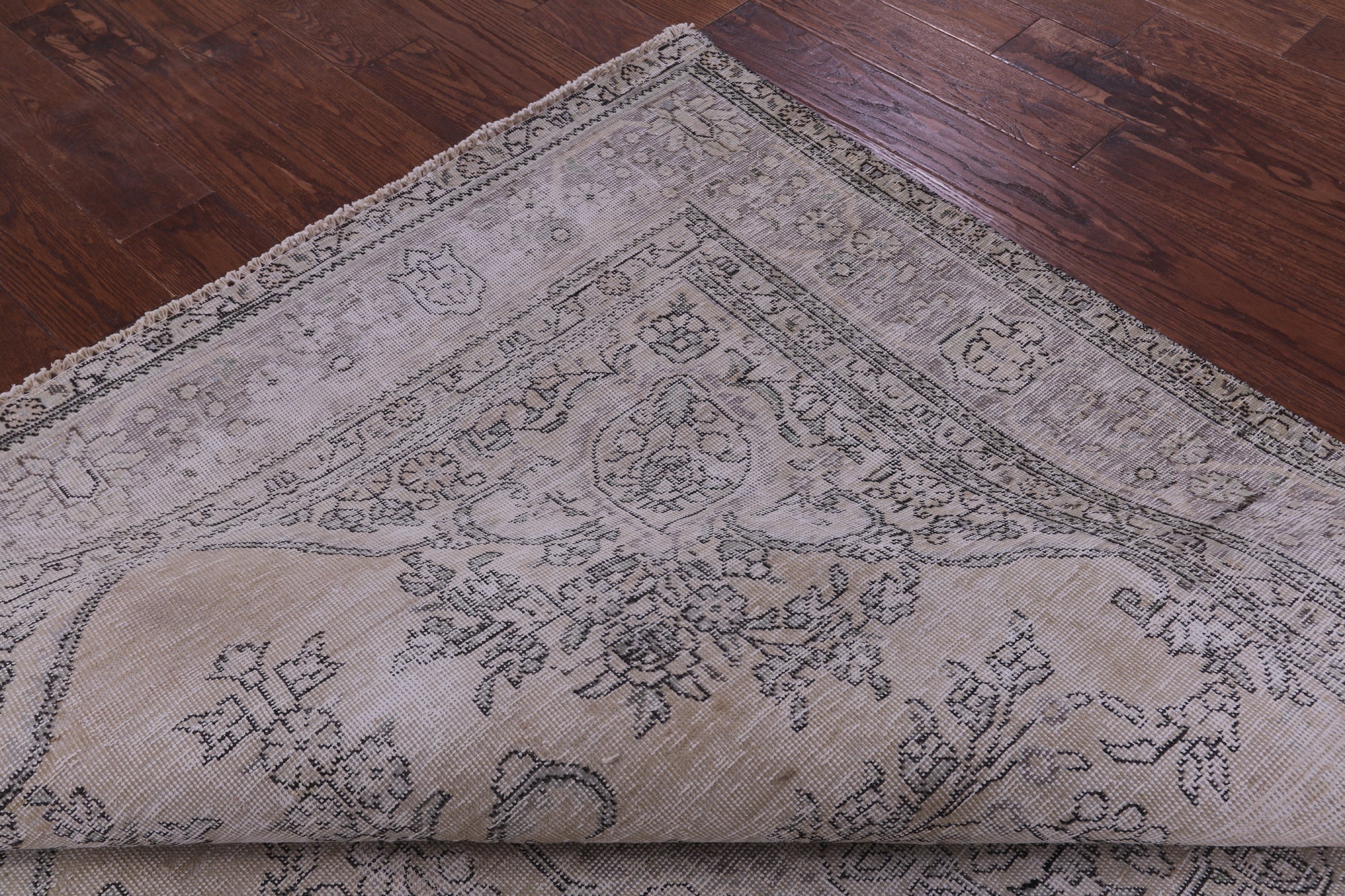 Ivory Persian Vintage White Wash Handmade Wool Rug - 6' 4" X 9' 4" - Golden Nile