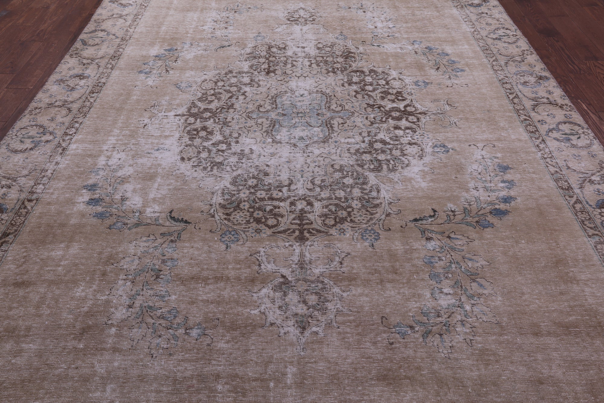 Persian Vintage White Wash Hand Knotted Wool Rug - 8' 5" X 11' 10" - Golden Nile