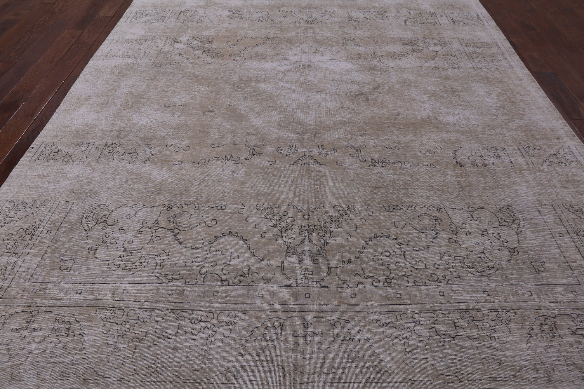 Persian Vintage White Wash Hand Knotted Wool Area Rug - 9' 5" X 12' 6" - Golden Nile