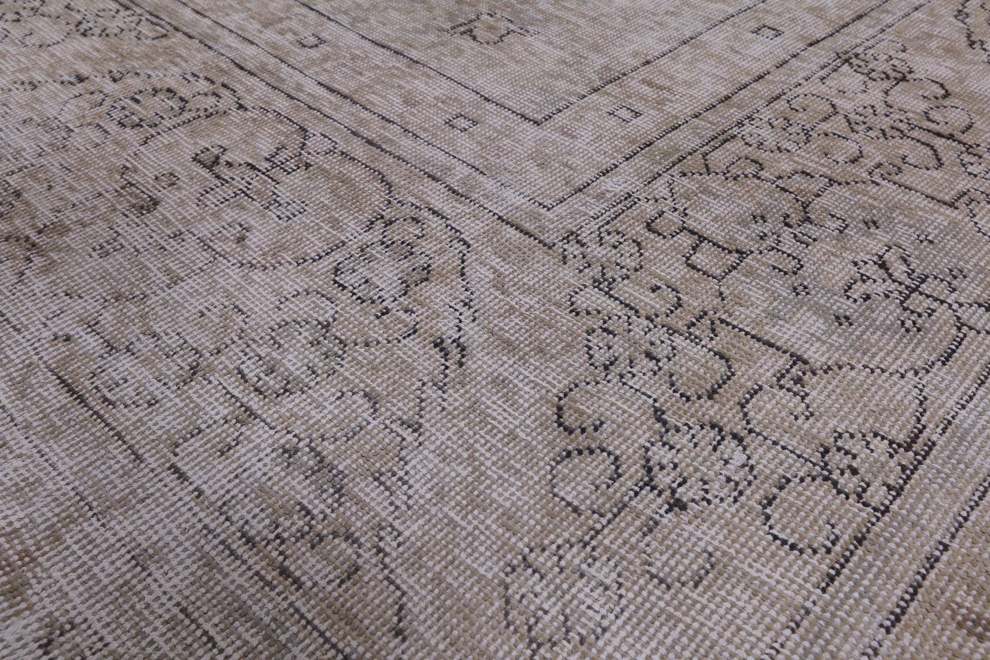 Persian Vintage White Wash Hand Knotted Wool Area Rug - 9' 5" X 12' 6" - Golden Nile