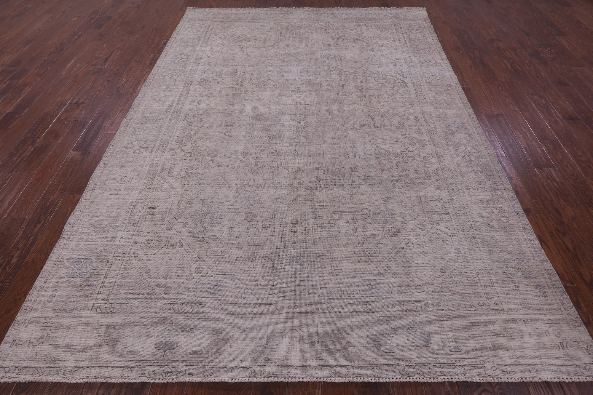 Ivory Persian Vintage White Wash Hand Knotted Wool Rug - 7' 10" X 10' 10" - Golden Nile