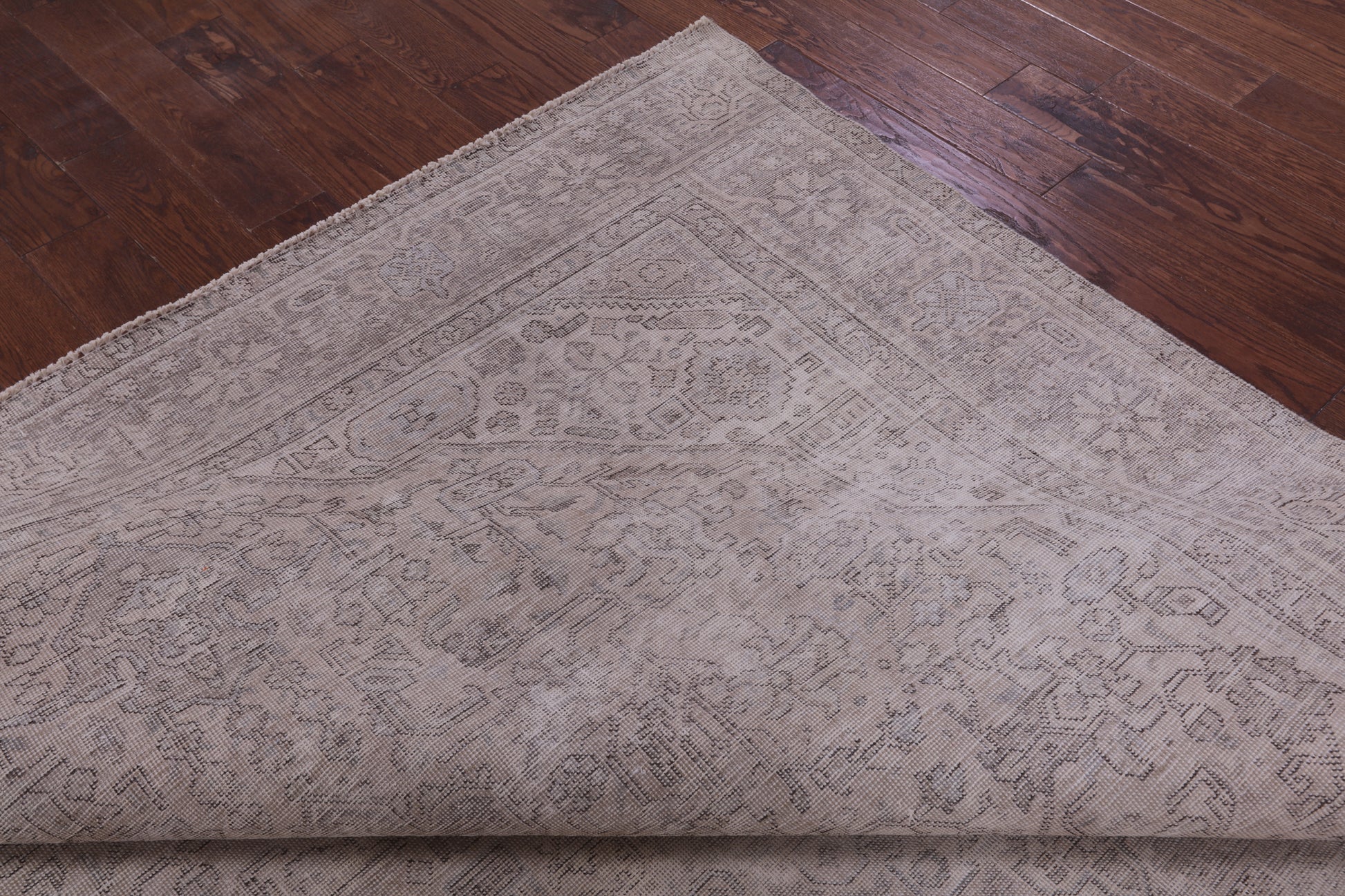 Ivory Persian Vintage White Wash Hand Knotted Wool Rug - 7' 10" X 10' 10" - Golden Nile