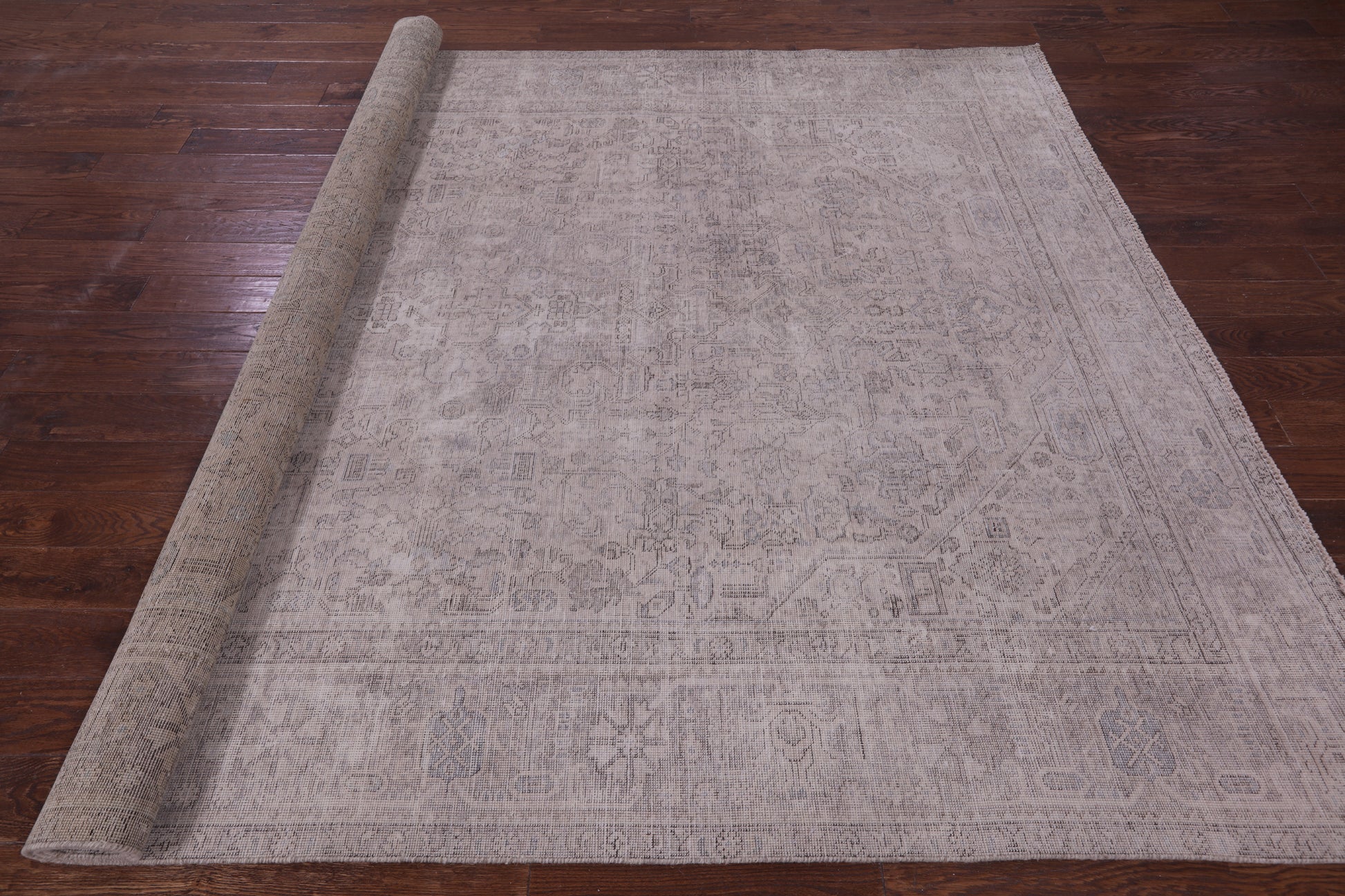 Ivory Persian Vintage White Wash Hand Knotted Wool Rug - 7' 10" X 10' 10" - Golden Nile