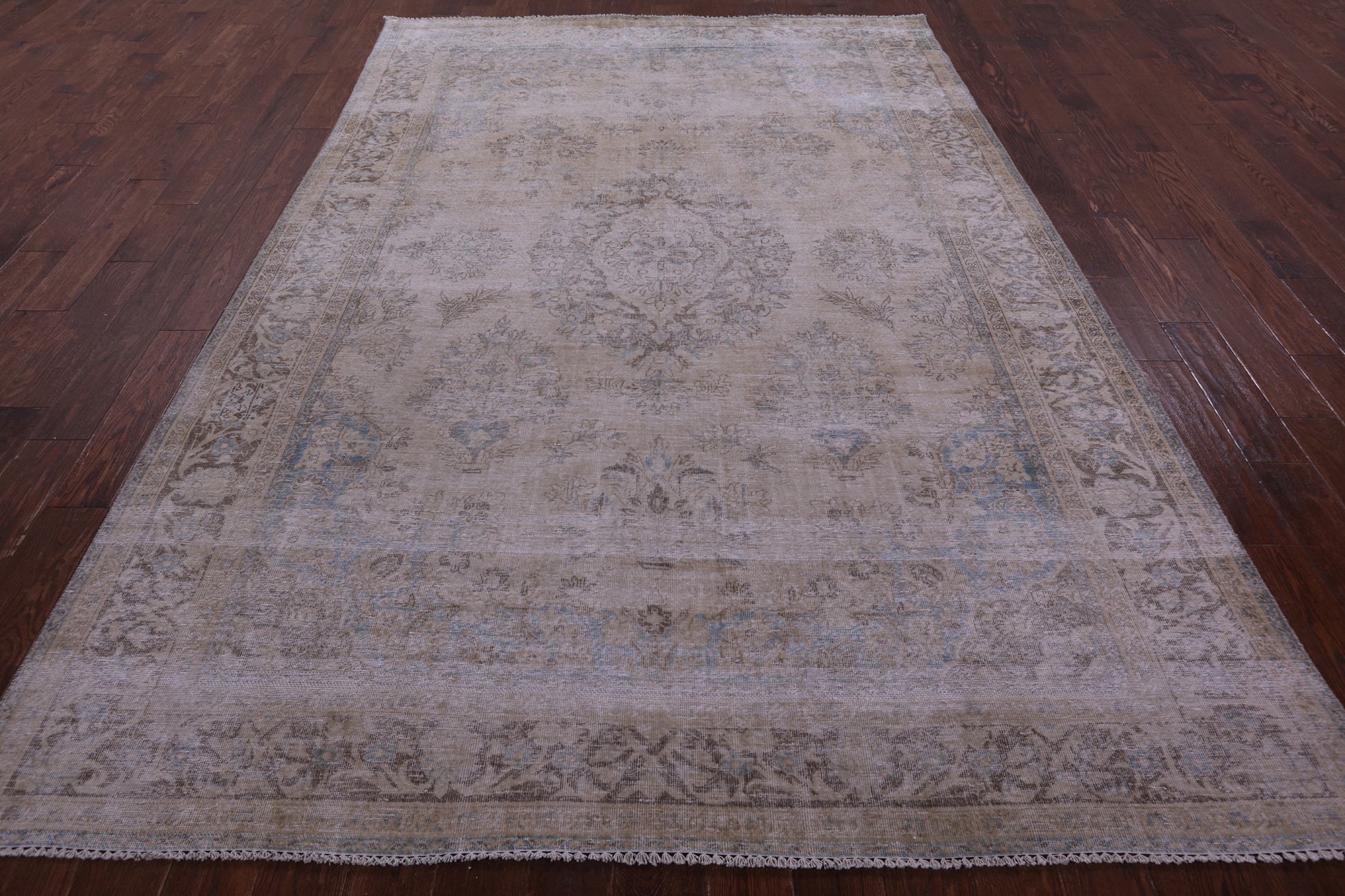 Ivory Persian Vintage White Wash Hand Knotted Wool Rug - 7' 1" X 10' 5" - Golden Nile