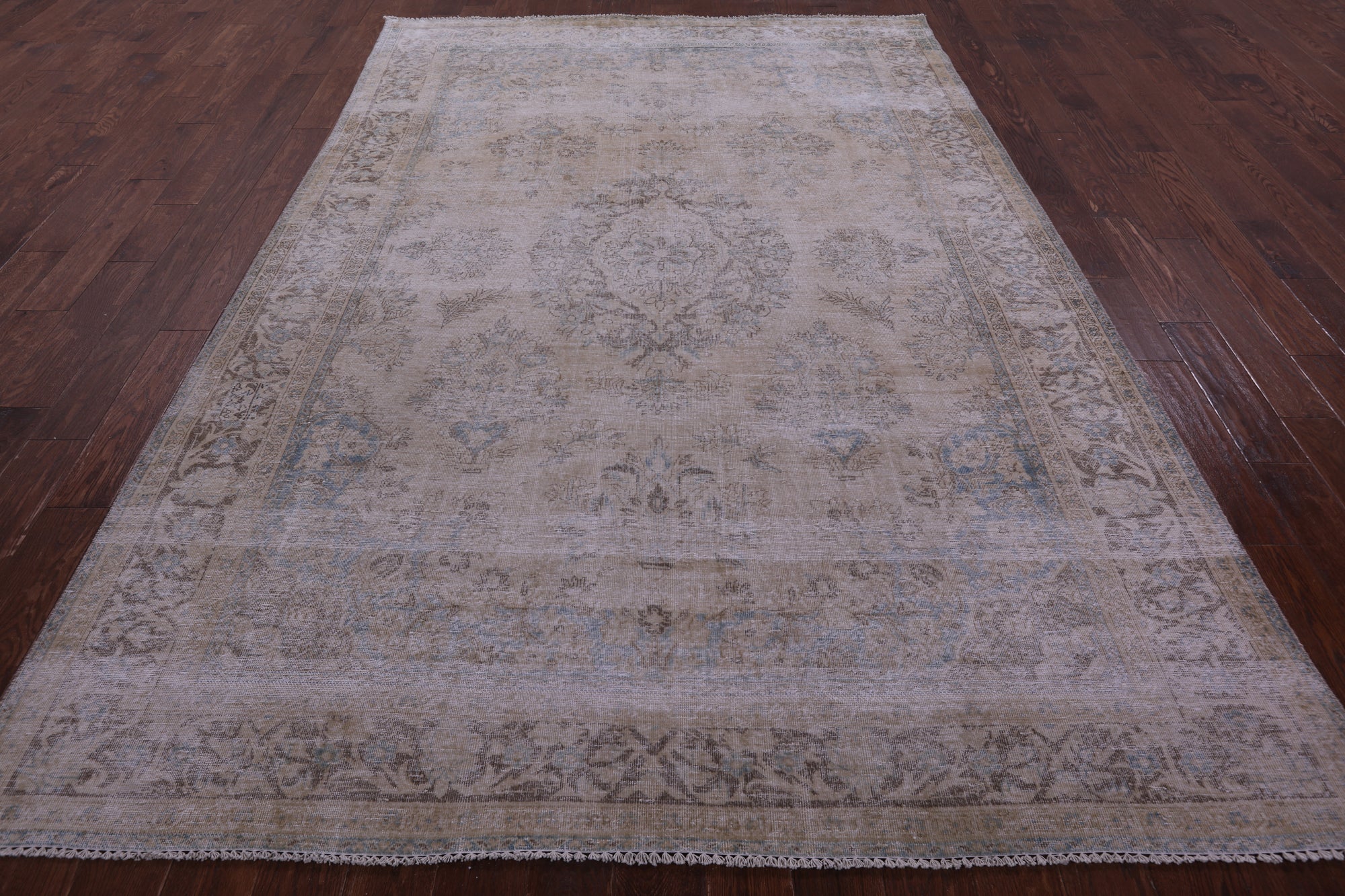 Ivory Persian Vintage White Wash Hand Knotted Wool Rug - 7' 1" X 10' 5" - Golden Nile