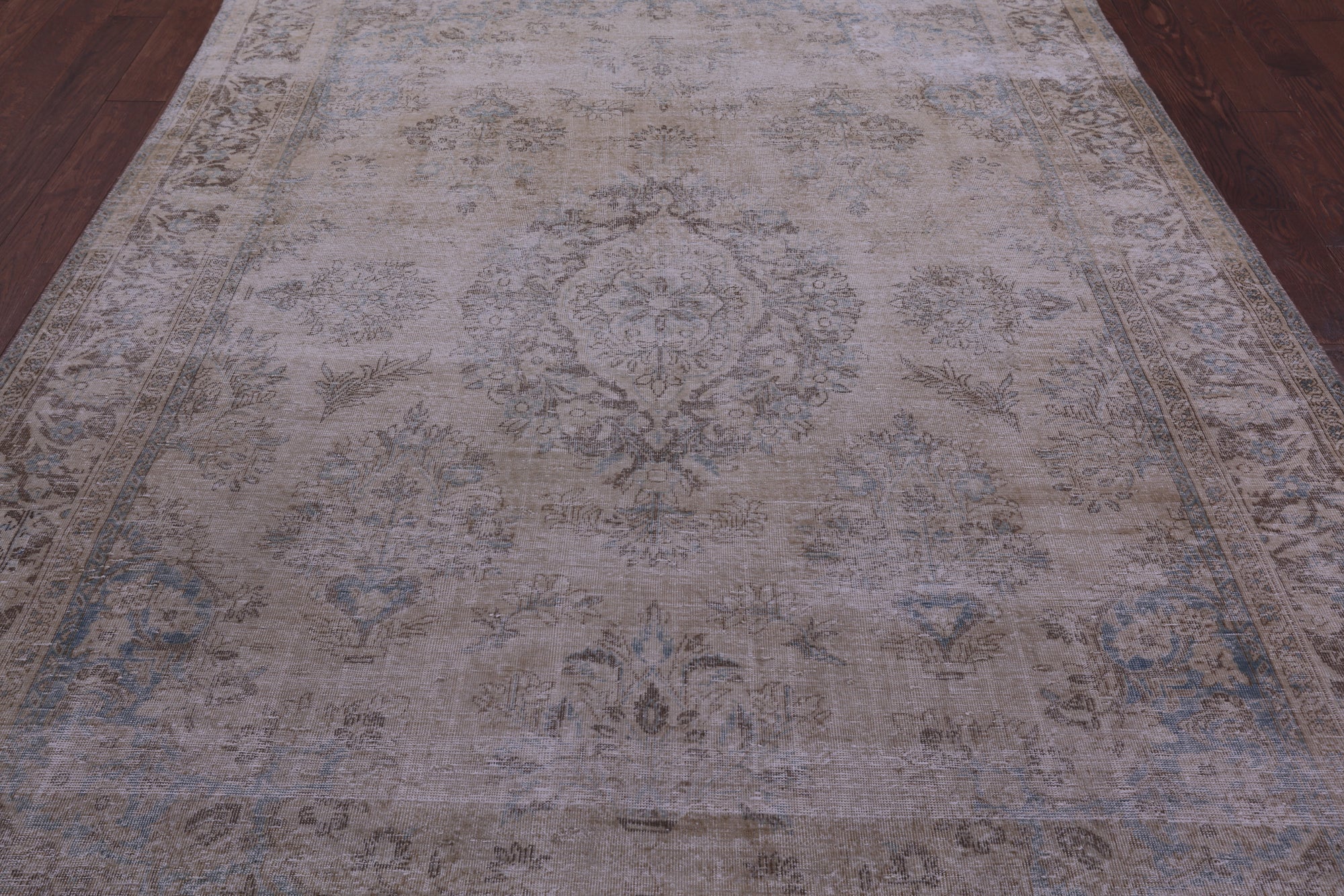 Ivory Persian Vintage White Wash Hand Knotted Wool Rug - 7' 1" X 10' 5" - Golden Nile