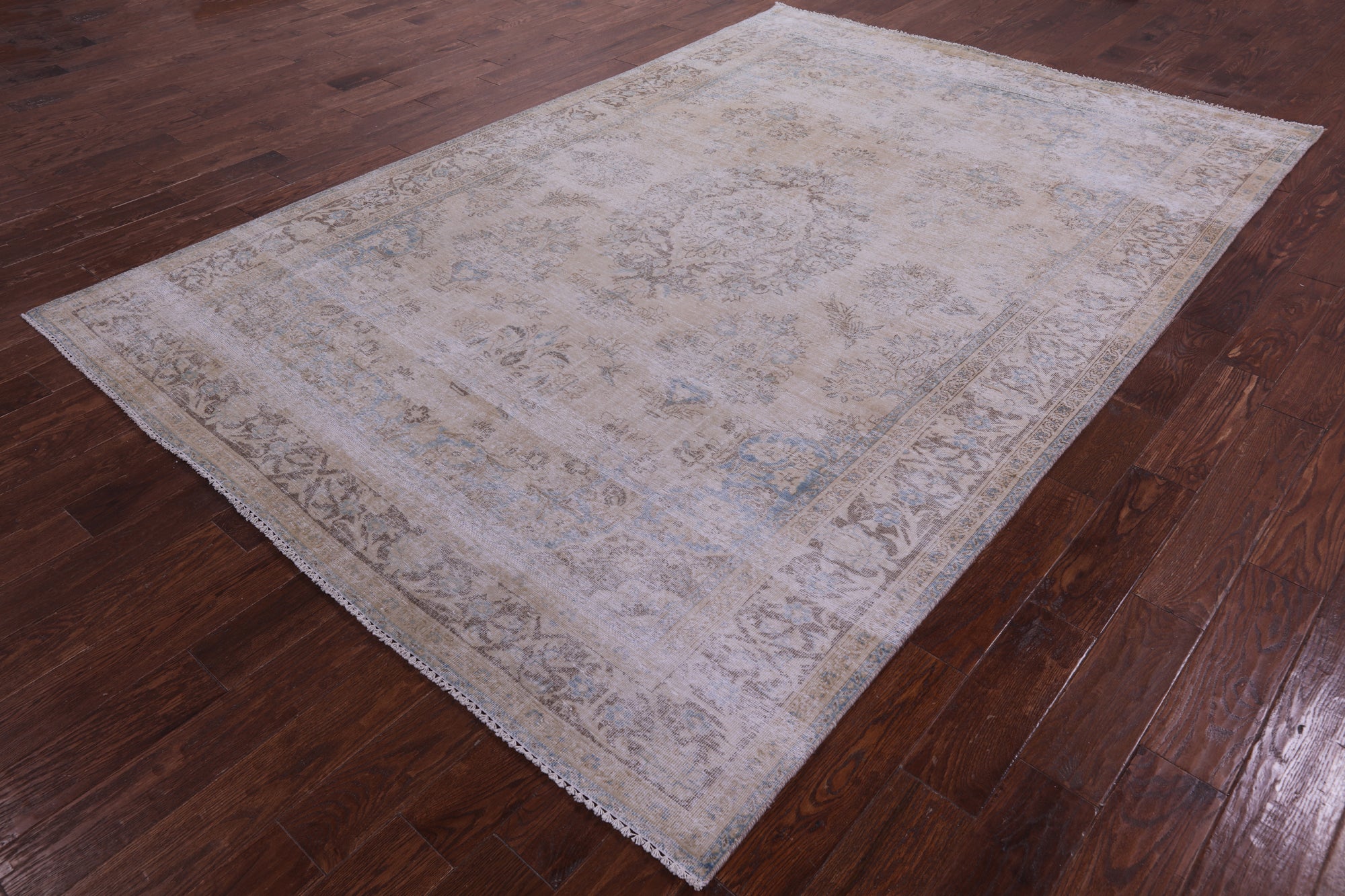 Ivory Persian Vintage White Wash Hand Knotted Wool Rug - 7' 1" X 10' 5" - Golden Nile