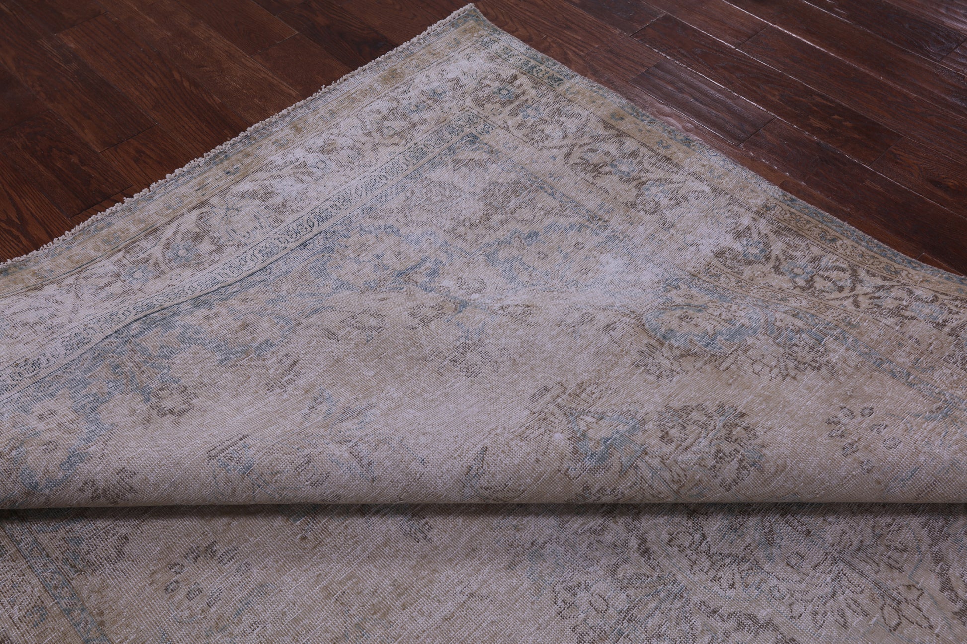 Ivory Persian Vintage White Wash Hand Knotted Wool Rug - 7' 1" X 10' 5" - Golden Nile