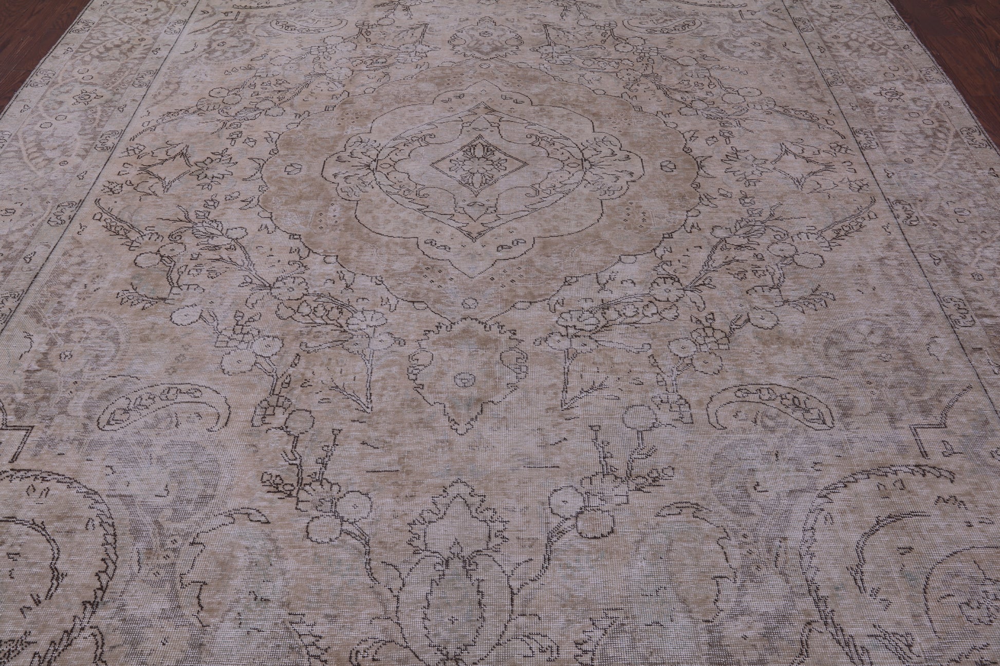 Ivory Persian Vintage White Wash Hand Knotted Wool Rug - 9' 8" X 12' 3" - Golden Nile