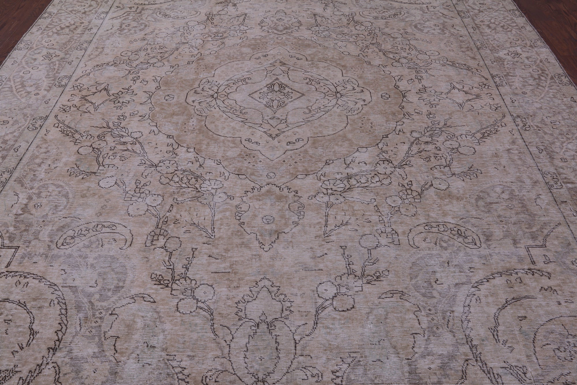 Ivory Persian Vintage White Wash Hand Knotted Wool Rug - 9' 8" X 12' 3" - Golden Nile