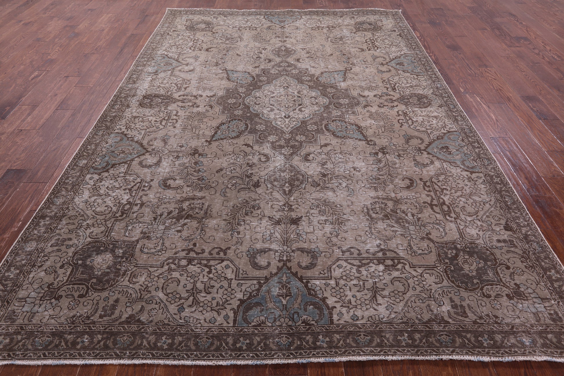 Persian Vintage White Wash Hand Knotted Wool Rug - 7' 7" X 10' 8" - Golden Nile