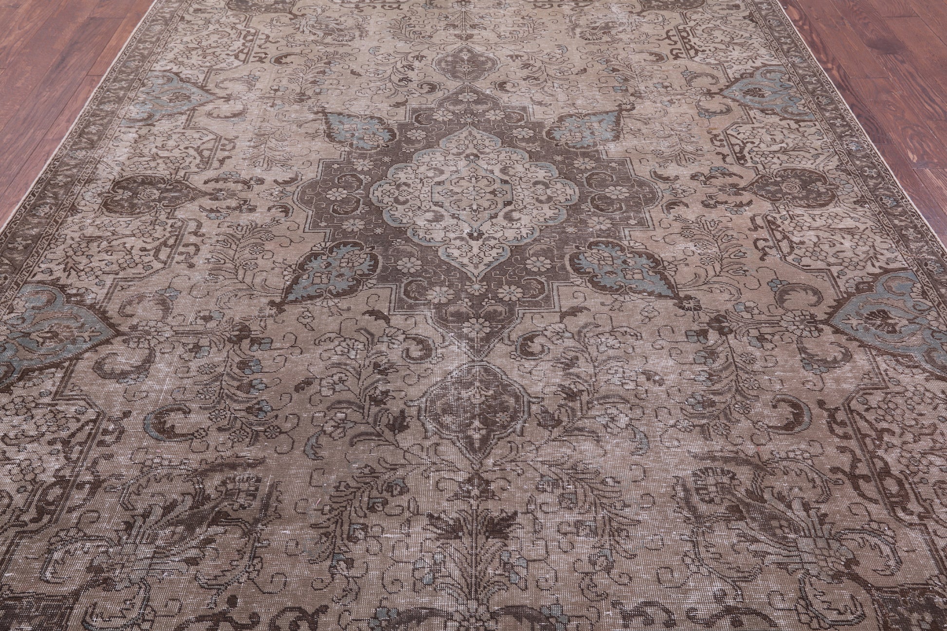 Persian Vintage White Wash Hand Knotted Wool Rug - 7' 7" X 10' 8" - Golden Nile