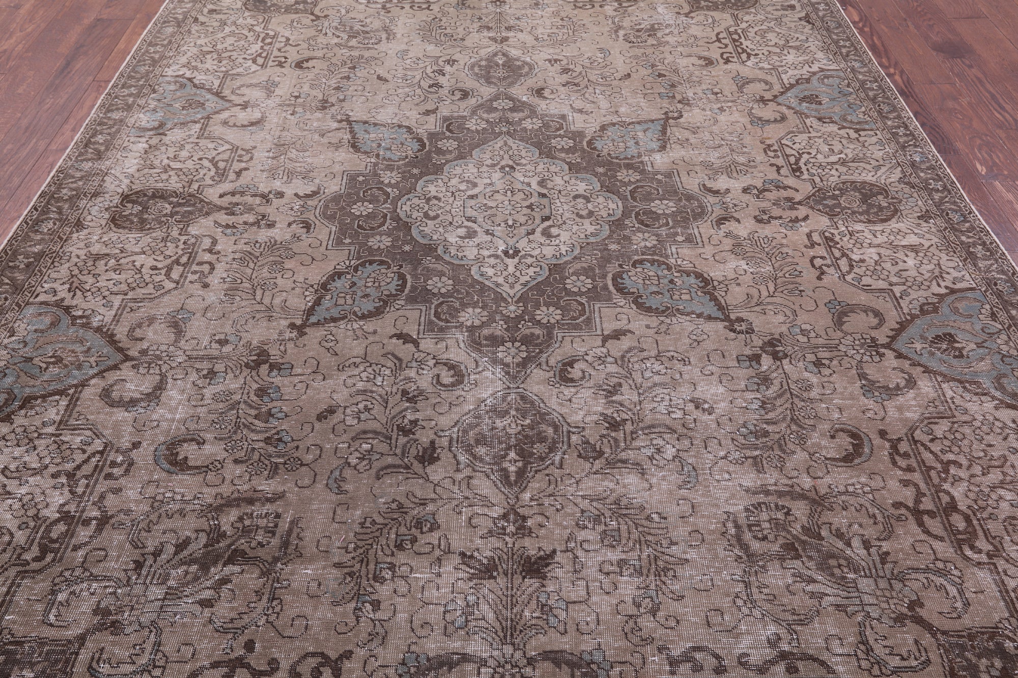 Persian Vintage White Wash Hand Knotted Wool Rug - 7' 7" X 10' 8" - Golden Nile