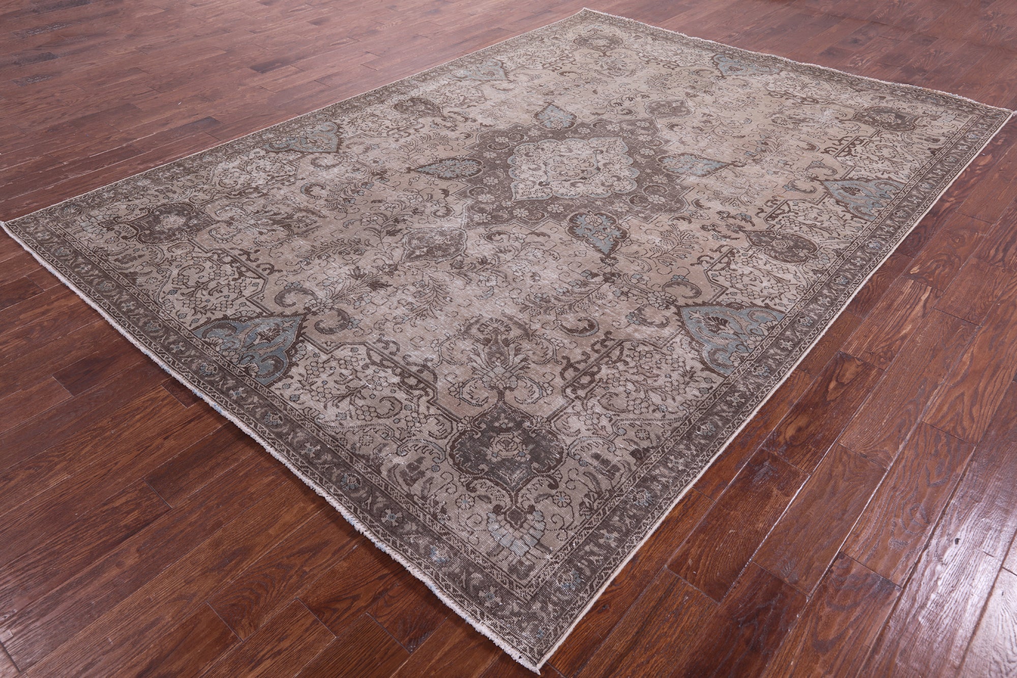 Persian Vintage White Wash Hand Knotted Wool Rug - 7' 7" X 10' 8" - Golden Nile