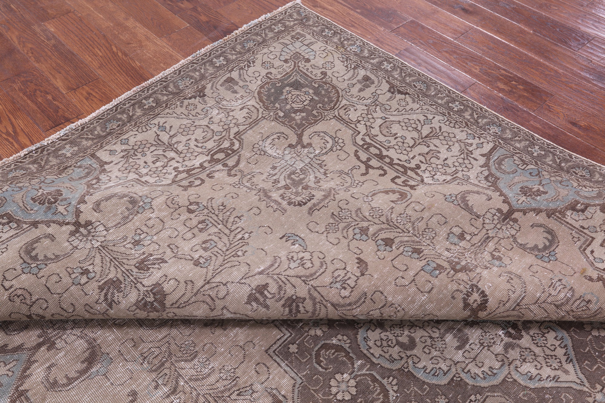 Persian Vintage White Wash Hand Knotted Wool Rug - 7' 7" X 10' 8" - Golden Nile