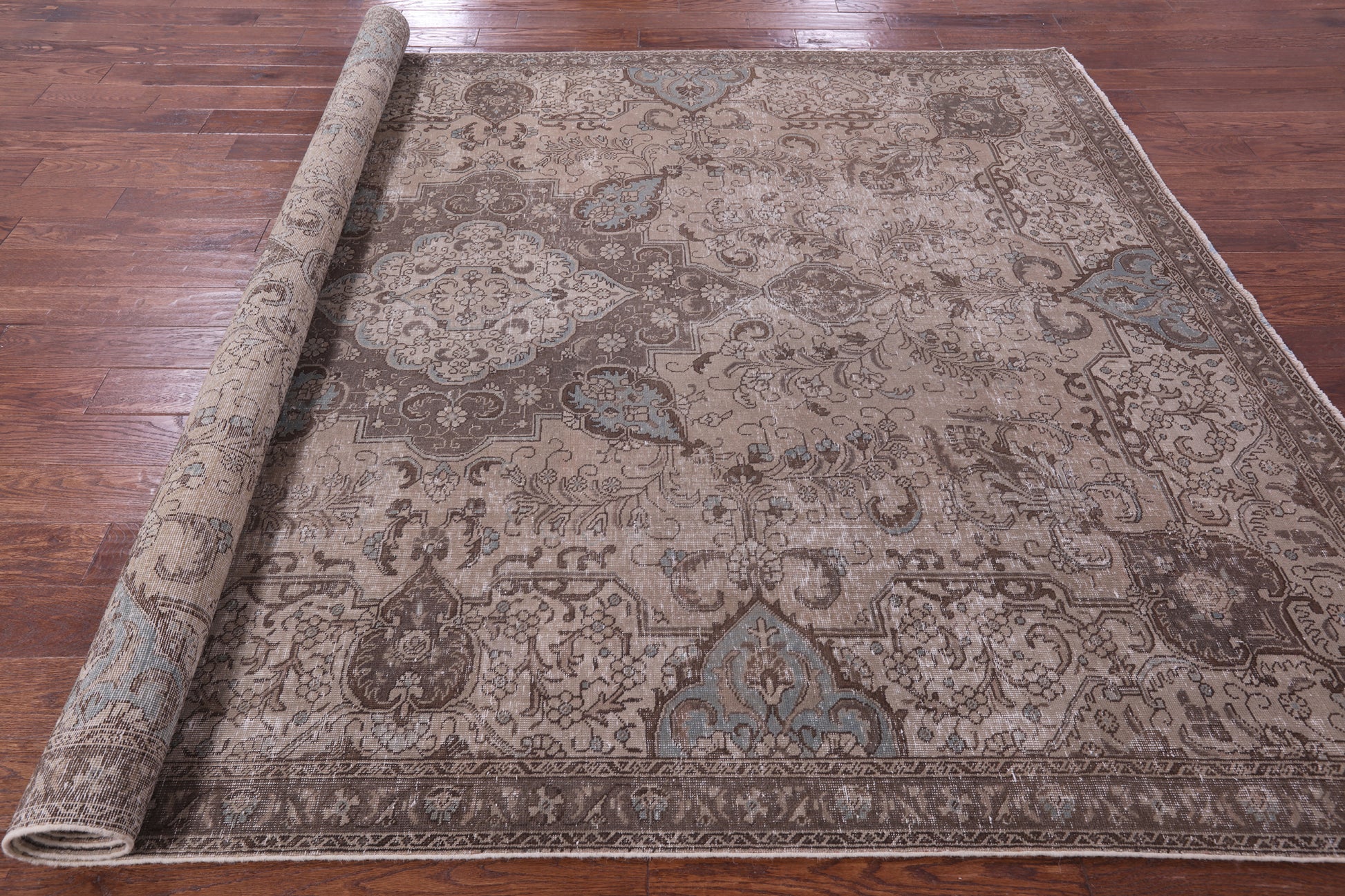Persian Vintage White Wash Hand Knotted Wool Rug - 7' 7" X 10' 8" - Golden Nile
