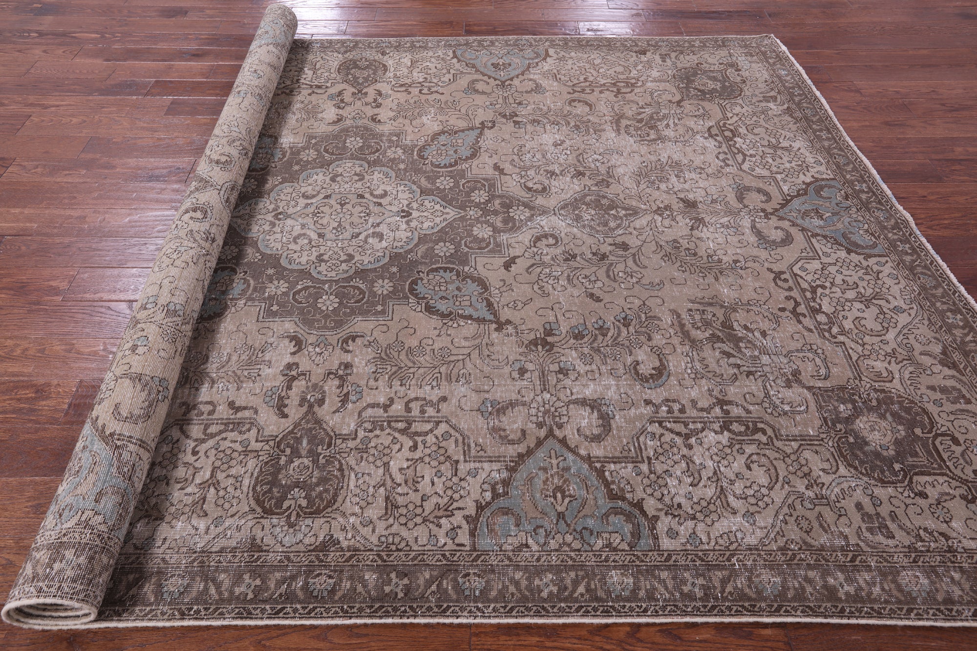 Persian Vintage White Wash Hand Knotted Wool Rug - 7' 7" X 10' 8" - Golden Nile