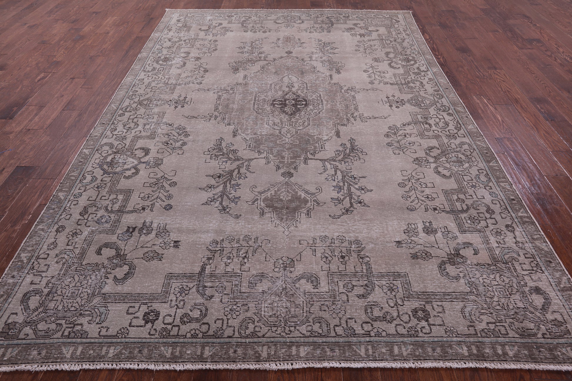 Ivory Persian Vintage White Wash Handmade Wool Rug - 7' 8" X 11' 2" - Golden Nile