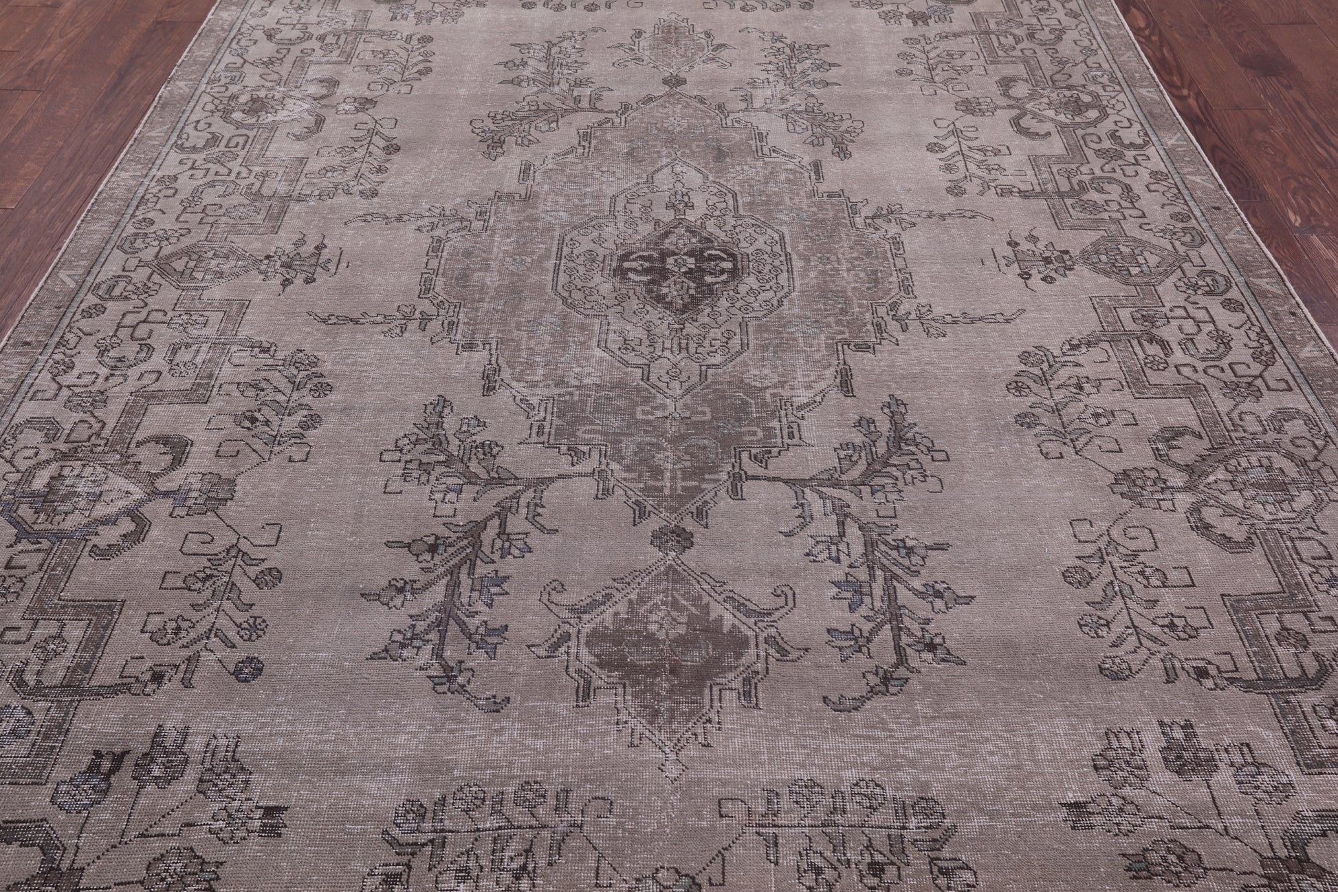 Ivory Persian Vintage White Wash Handmade Wool Rug - 7' 8" X 11' 2" - Golden Nile