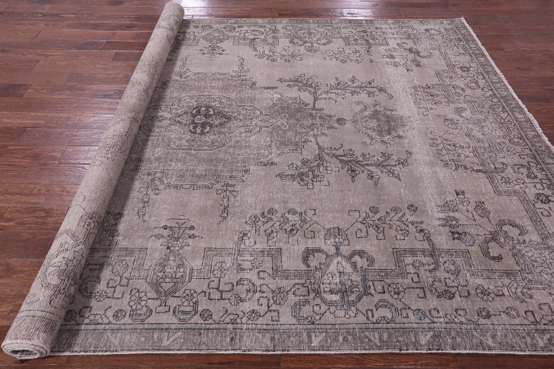 Ivory Persian Vintage White Wash Handmade Wool Rug - 7' 8" X 11' 2" - Golden Nile