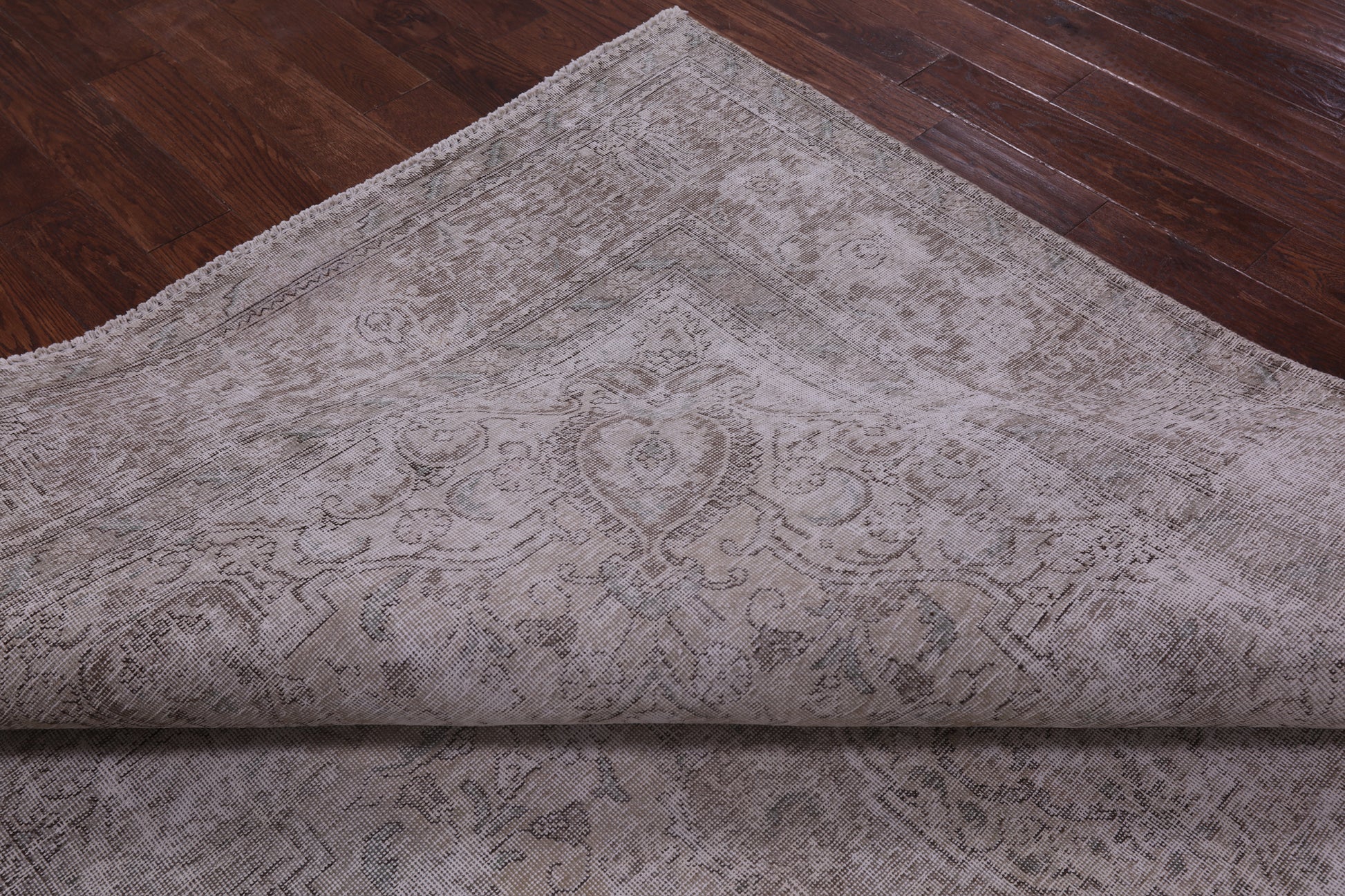 Ivory Persian Vintage White Wash Hand Knotted Wool Rug - 7' 10" X 10' 10" - Golden Nile