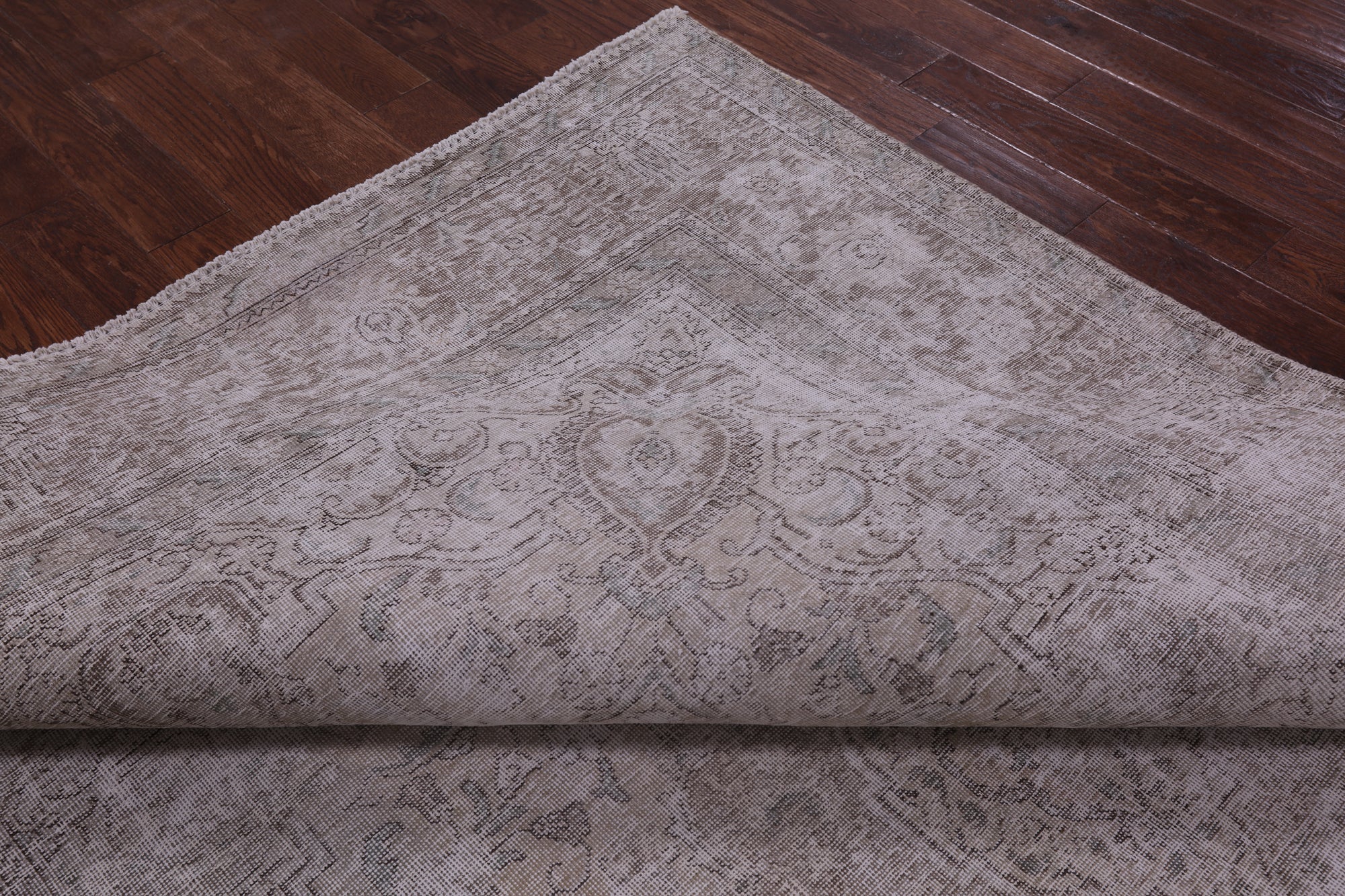 Ivory Persian Vintage White Wash Hand Knotted Wool Rug - 7' 10" X 10' 10" - Golden Nile