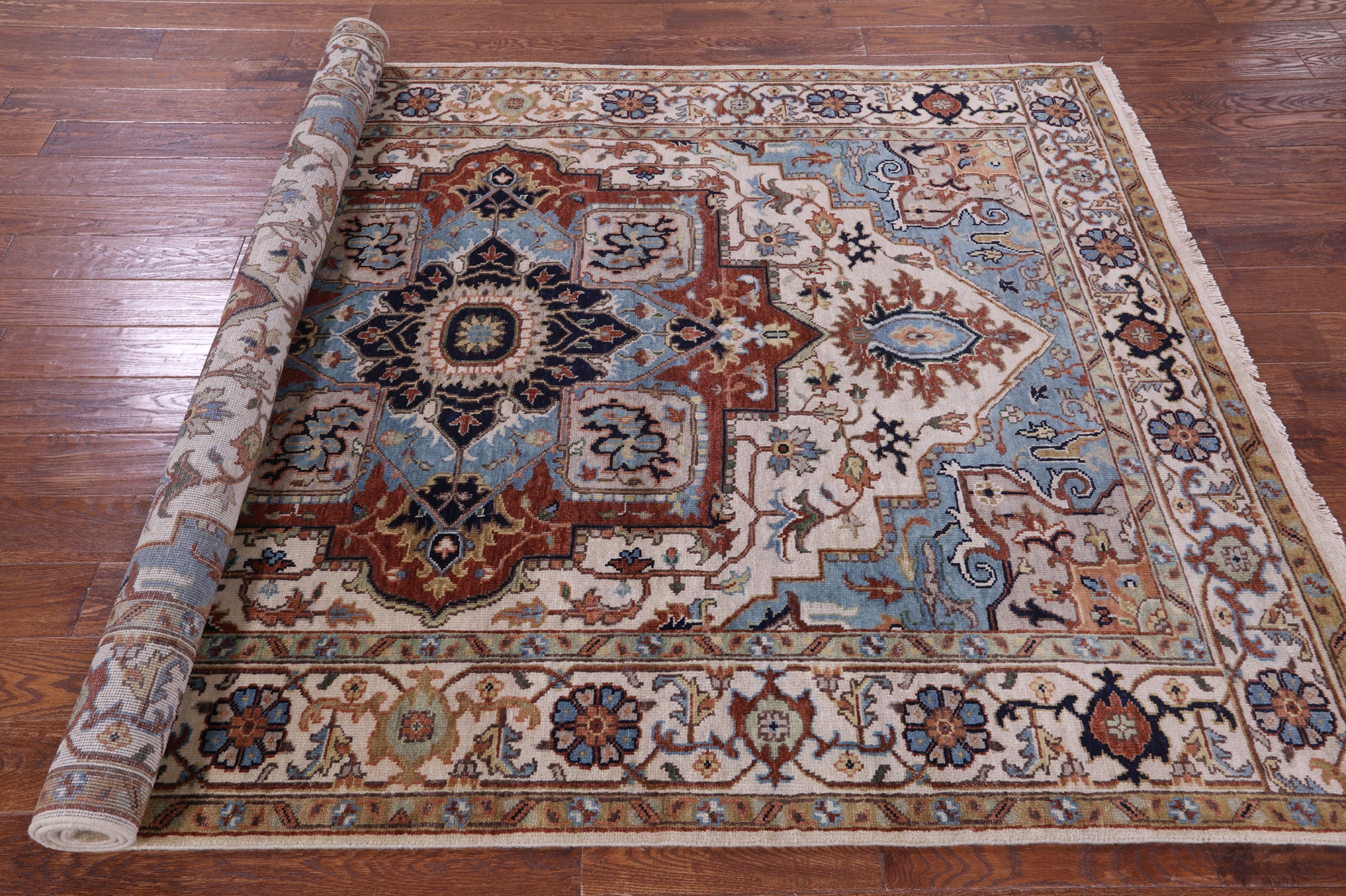 Ivory Heriz Serapi Hand Knotted Wool Rug - 6' 0" X 9' 0" - Golden Nile