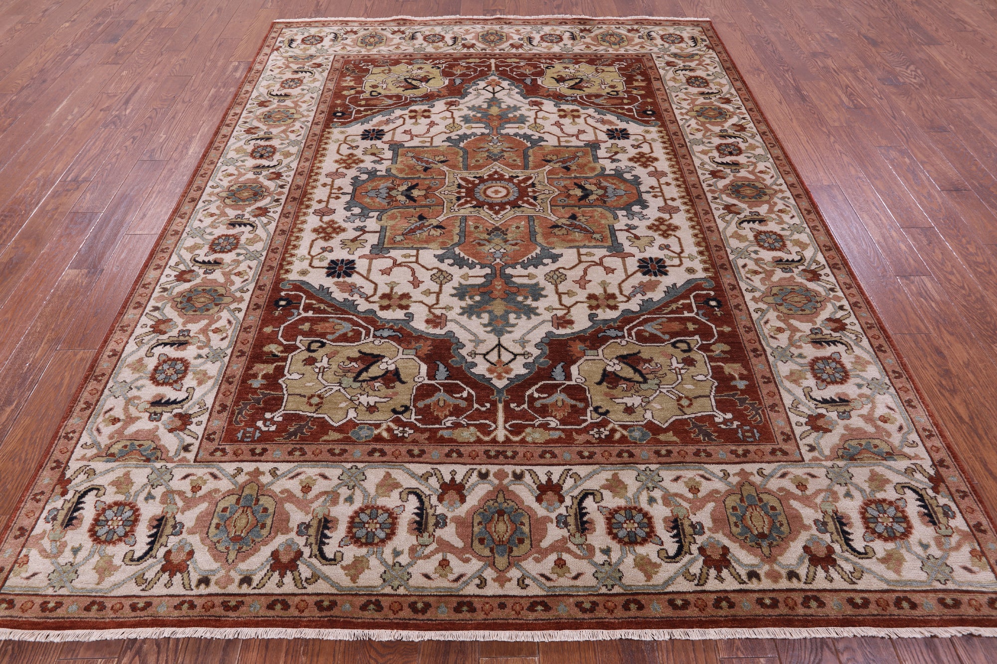 Ivory Heriz Serapi Hand Knotted Wool Rug - 7' 11" X 9' 11" - Golden Nile