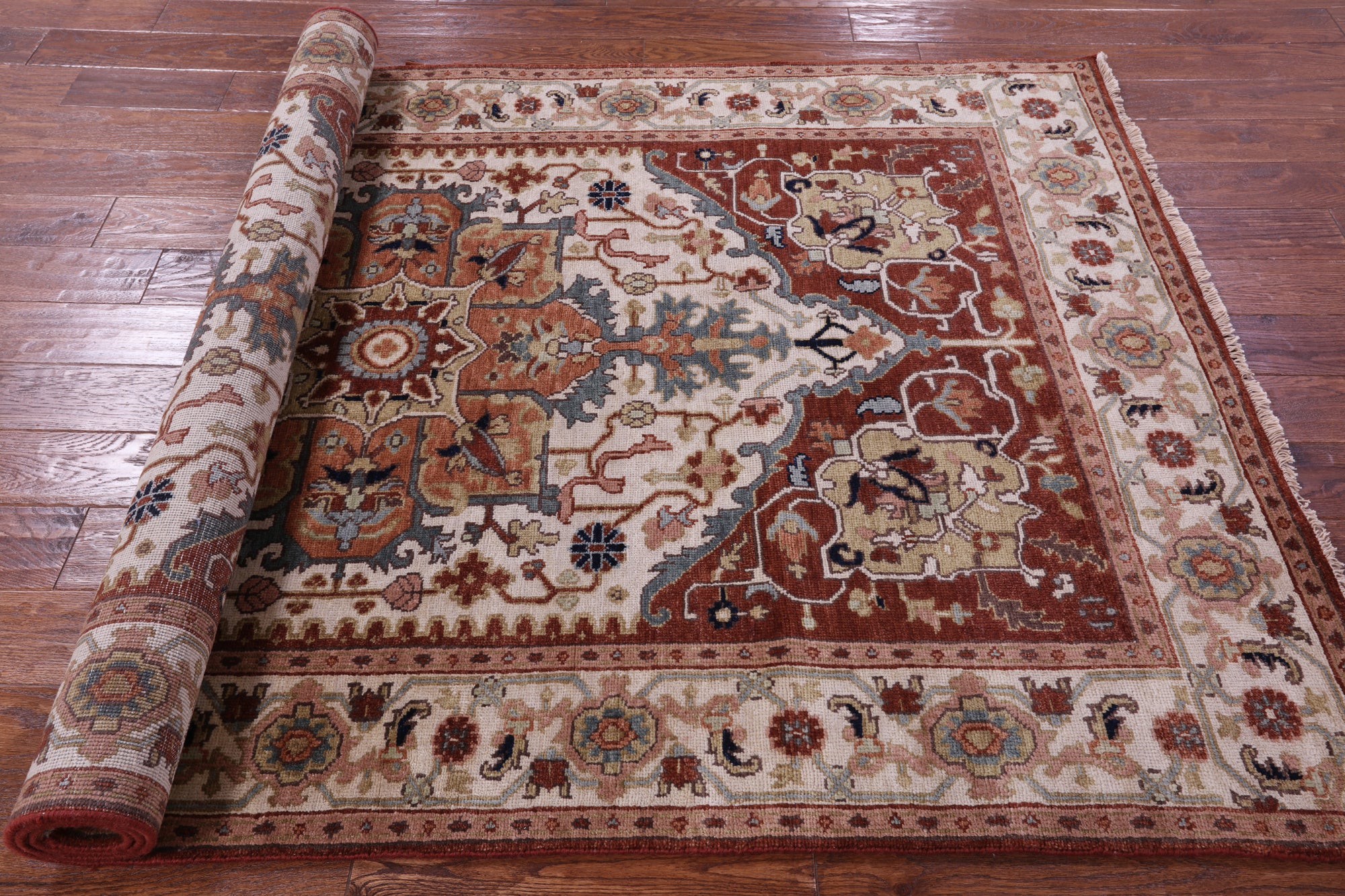 Ivory Heriz Serapi Hand Knotted Wool Rug - 4' 11" X 7' 11" - Golden Nile