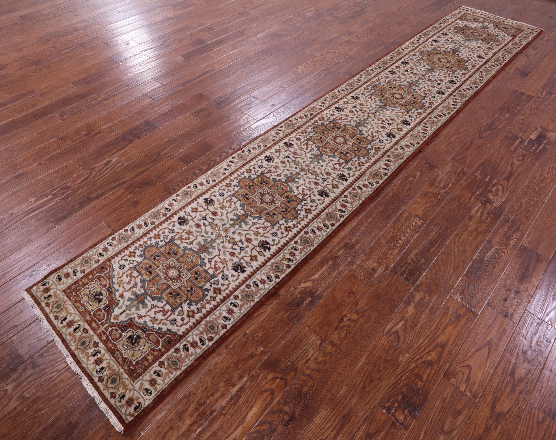 Ivory Heriz Serapi Hand Knotted Wool Runner Rug - 2' 6" X 13' 11" - Golden Nile