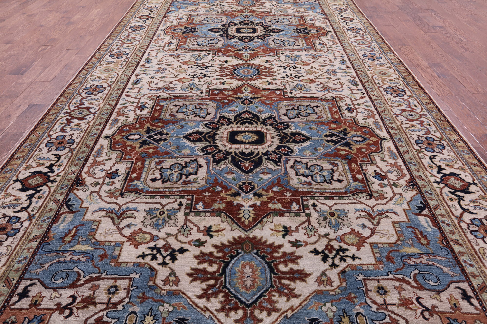 Ivory Heriz Serapi Hand Knotted Wool Rug - 8' 11" X 18' 1" - Golden Nile