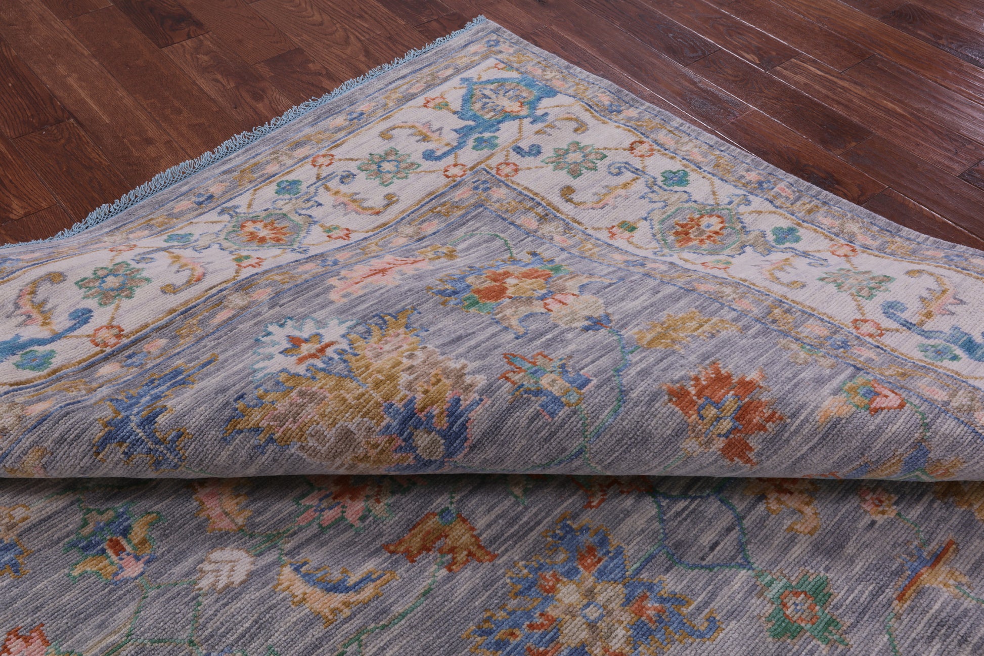 Grey Square Heriz Serapi Hand Knotted Wool Rug - 9' 1" X 9' 1" - Golden Nile