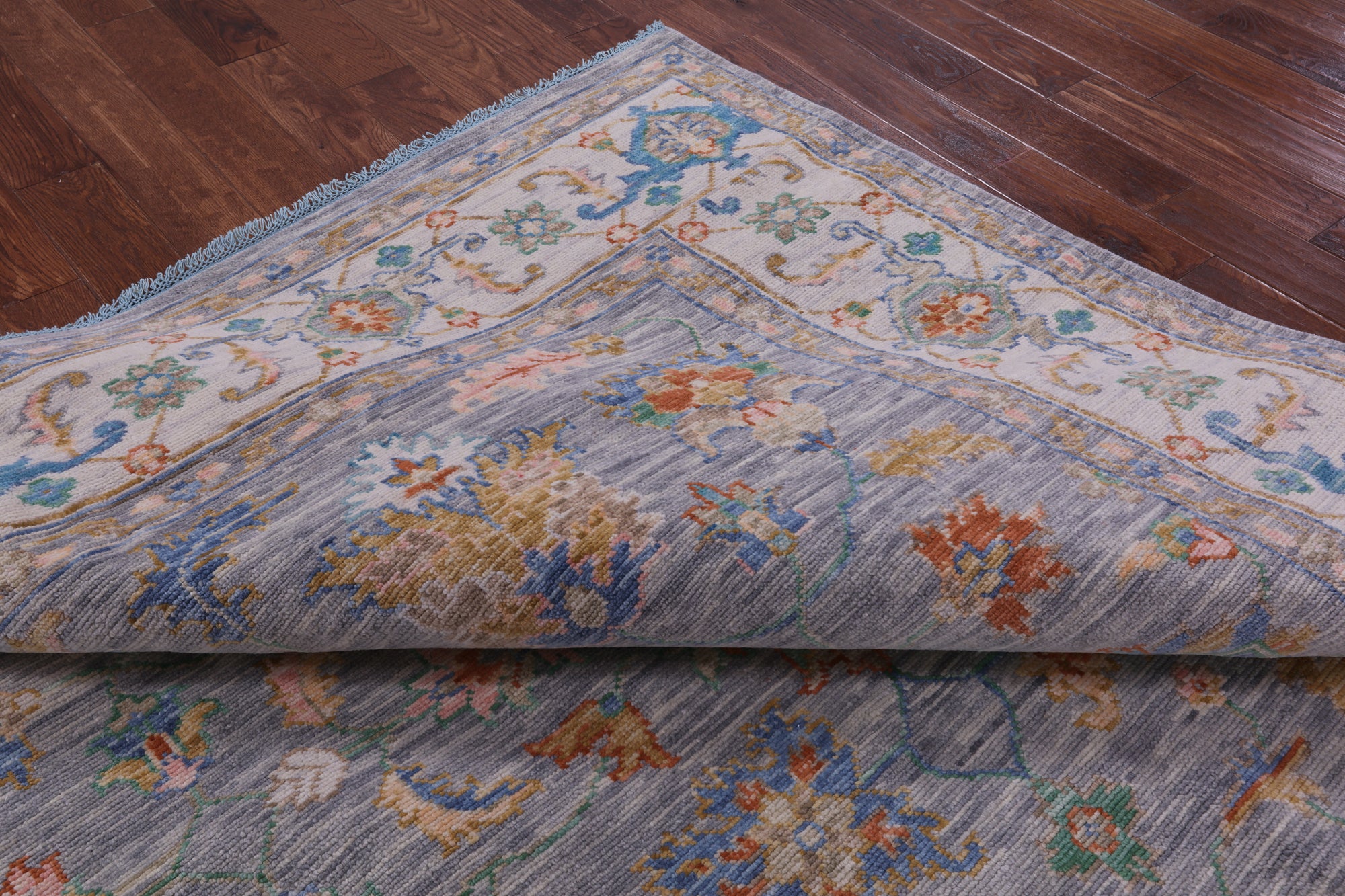 Grey Square Heriz Serapi Hand Knotted Wool Rug - 9' 1" X 9' 1" - Golden Nile