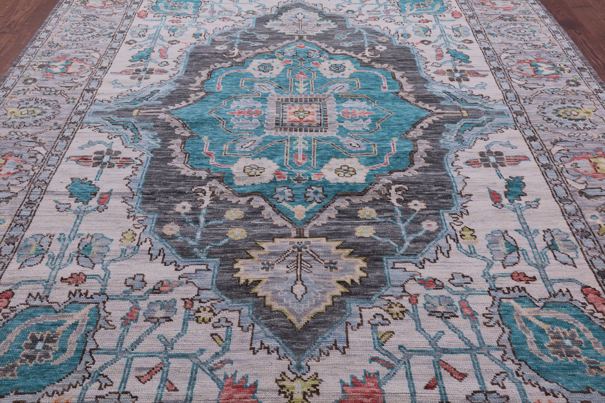 Grey Heriz Serapi Hand Knotted Wool Rug - 8' 10" X 11' 11" - Golden Nile