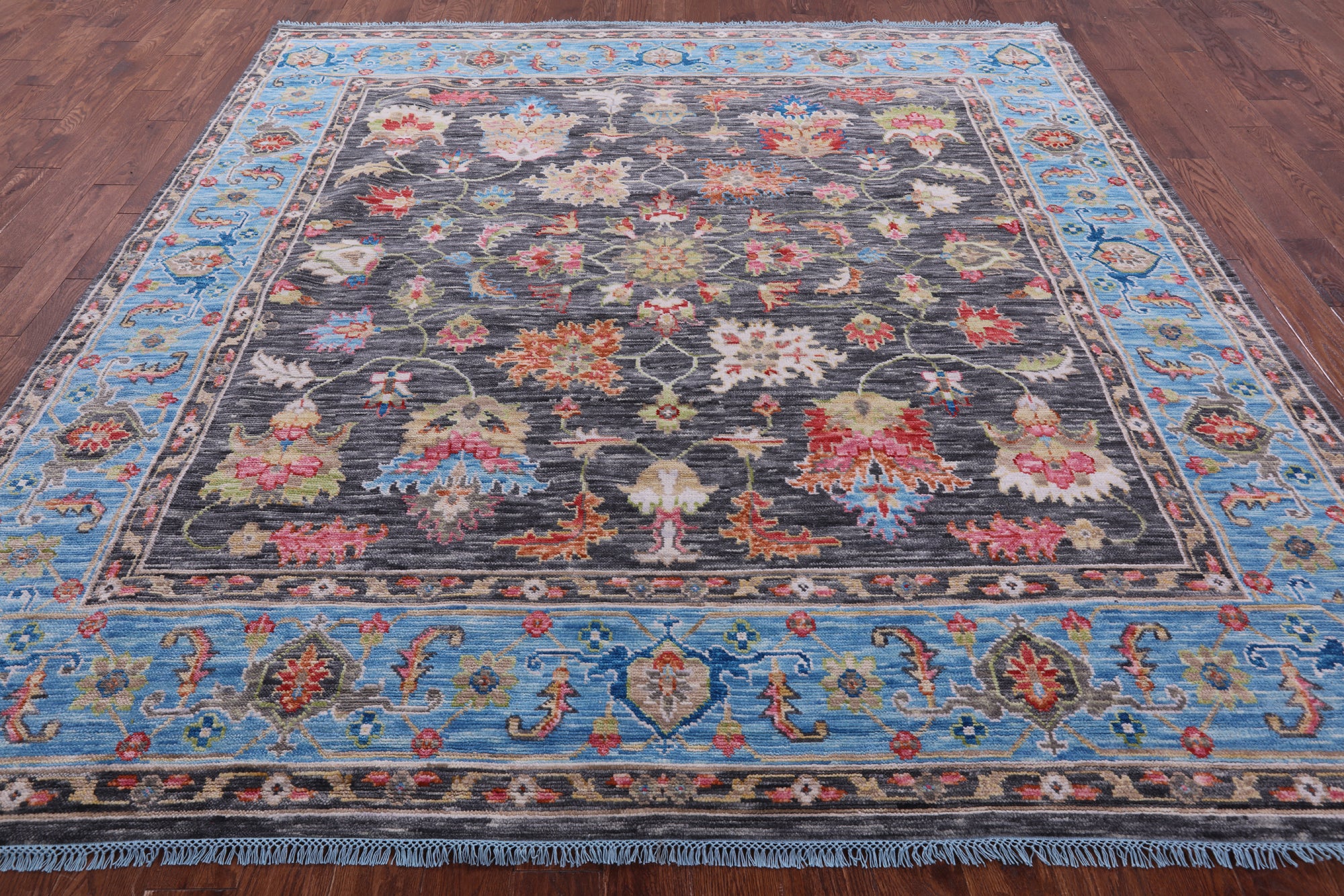 Grey Square Heriz Serapi Hand Knotted Wool Rug - 9' 2" X 9' 3" - Golden Nile
