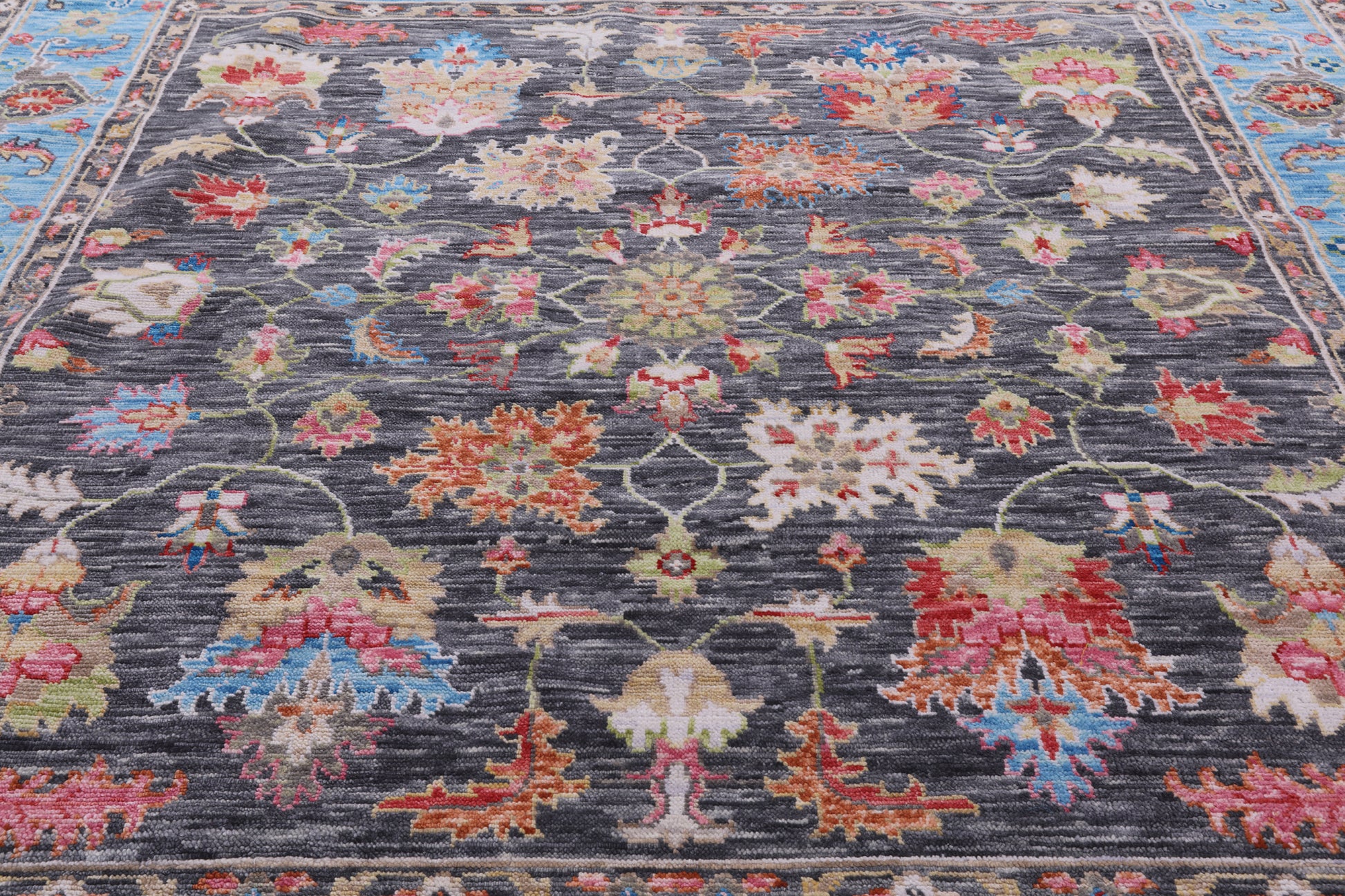 Grey Square Heriz Serapi Hand Knotted Wool Rug - 9' 2" X 9' 3" - Golden Nile