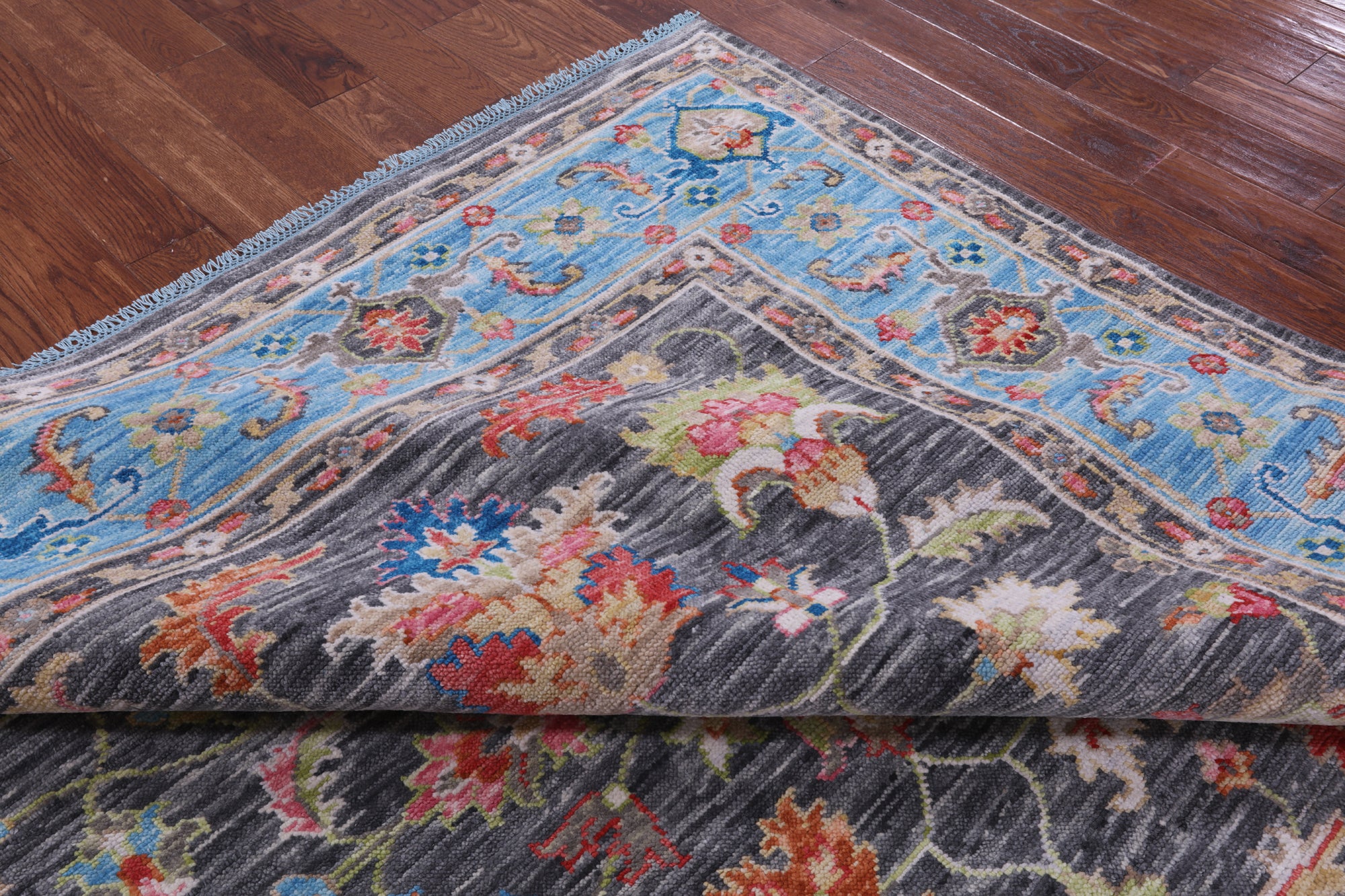 Grey Square Heriz Serapi Hand Knotted Wool Rug - 9' 2" X 9' 3" - Golden Nile