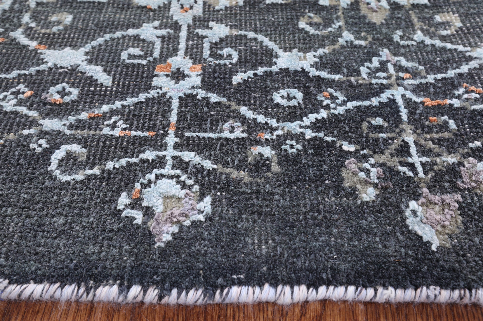 Silk With Oxidized Wool Handmade Area Rug - 5' 5" X 8' 1" - Golden Nile