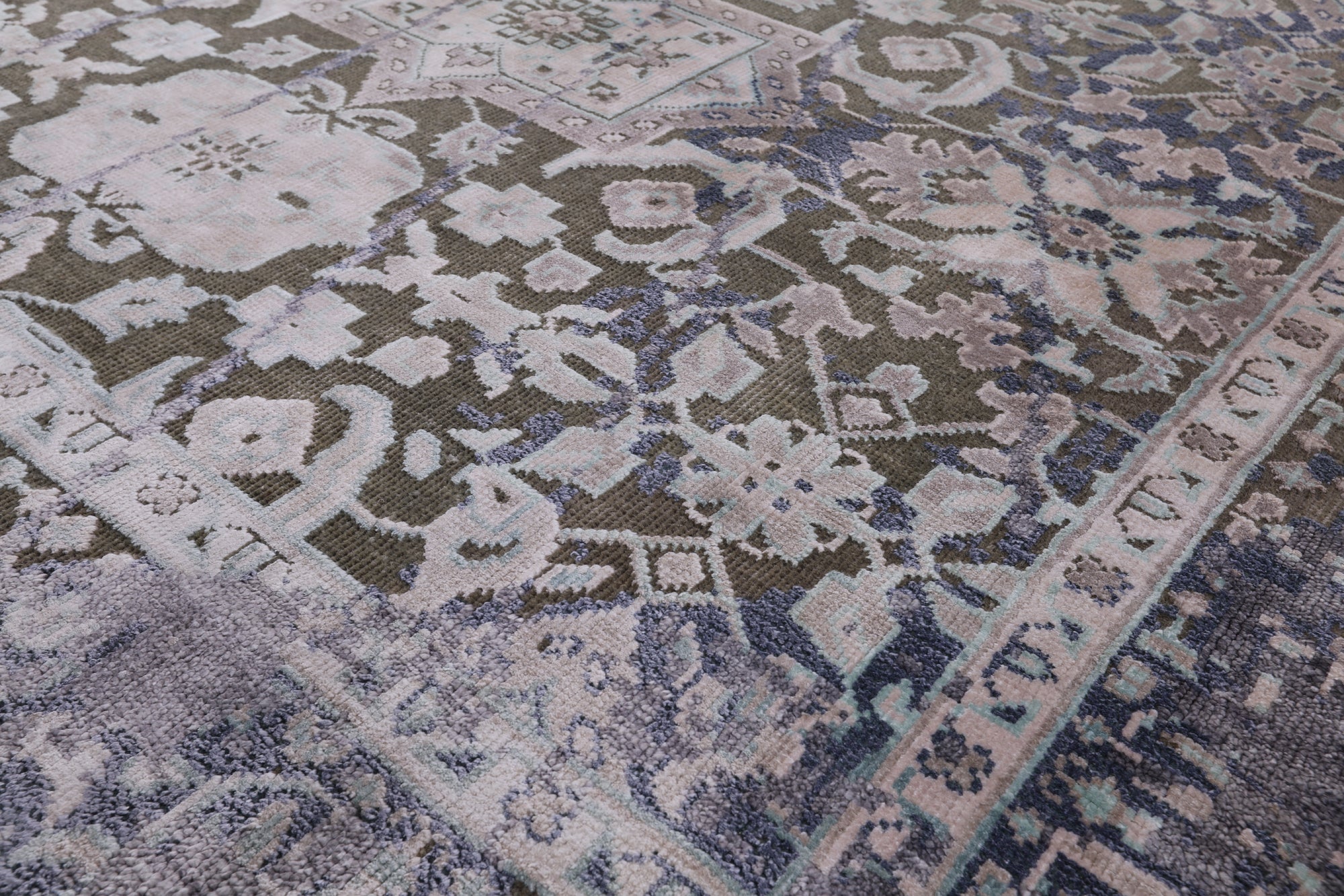Silk With Oxidized Wool Handmade Area Rug - 5' 0" X 8' 2" - Golden Nile