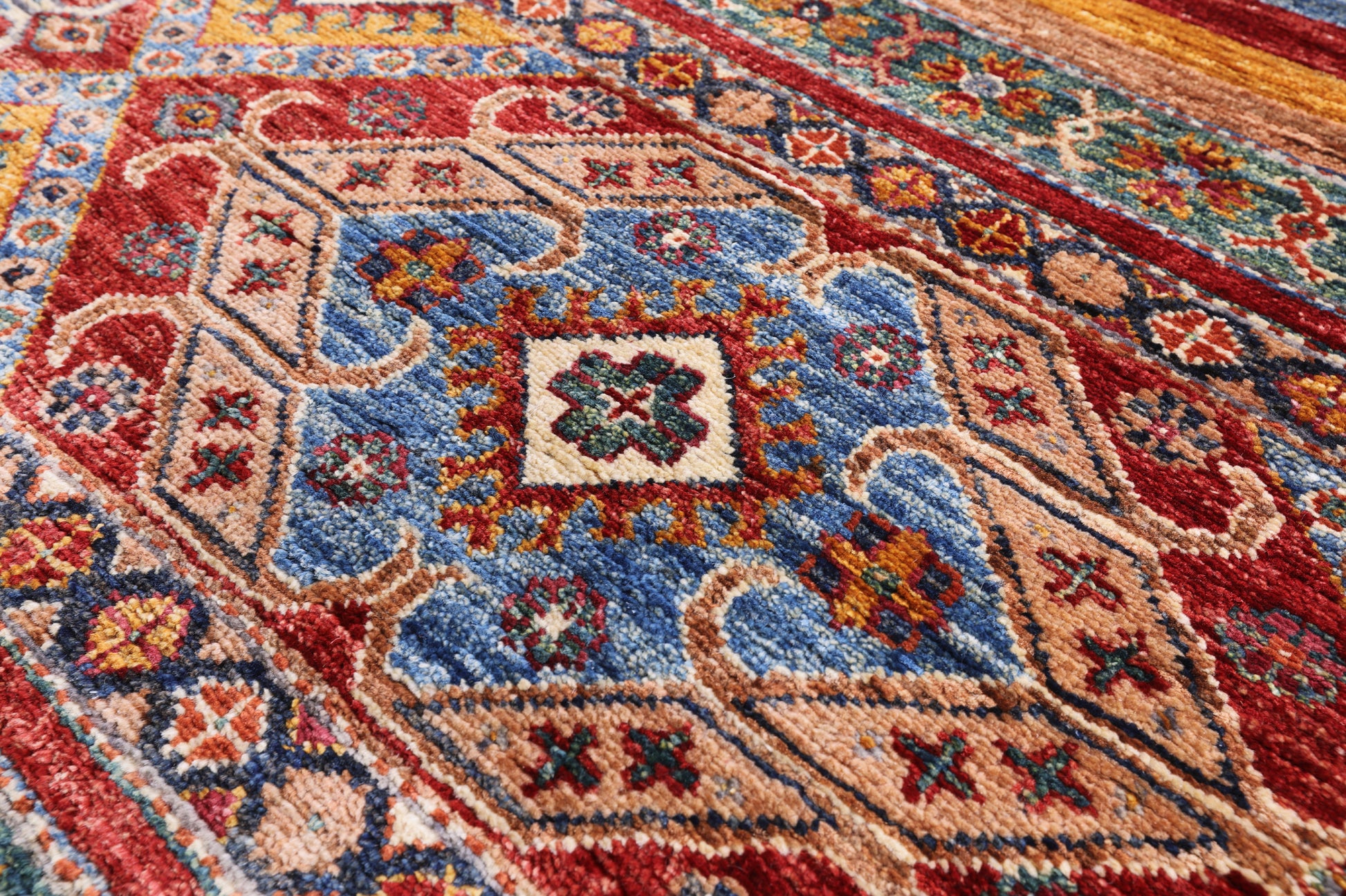Khorjin Persian Gabbeh Hand Knotted Wool Rug - 5' 7" X 8' 5" - Golden Nile