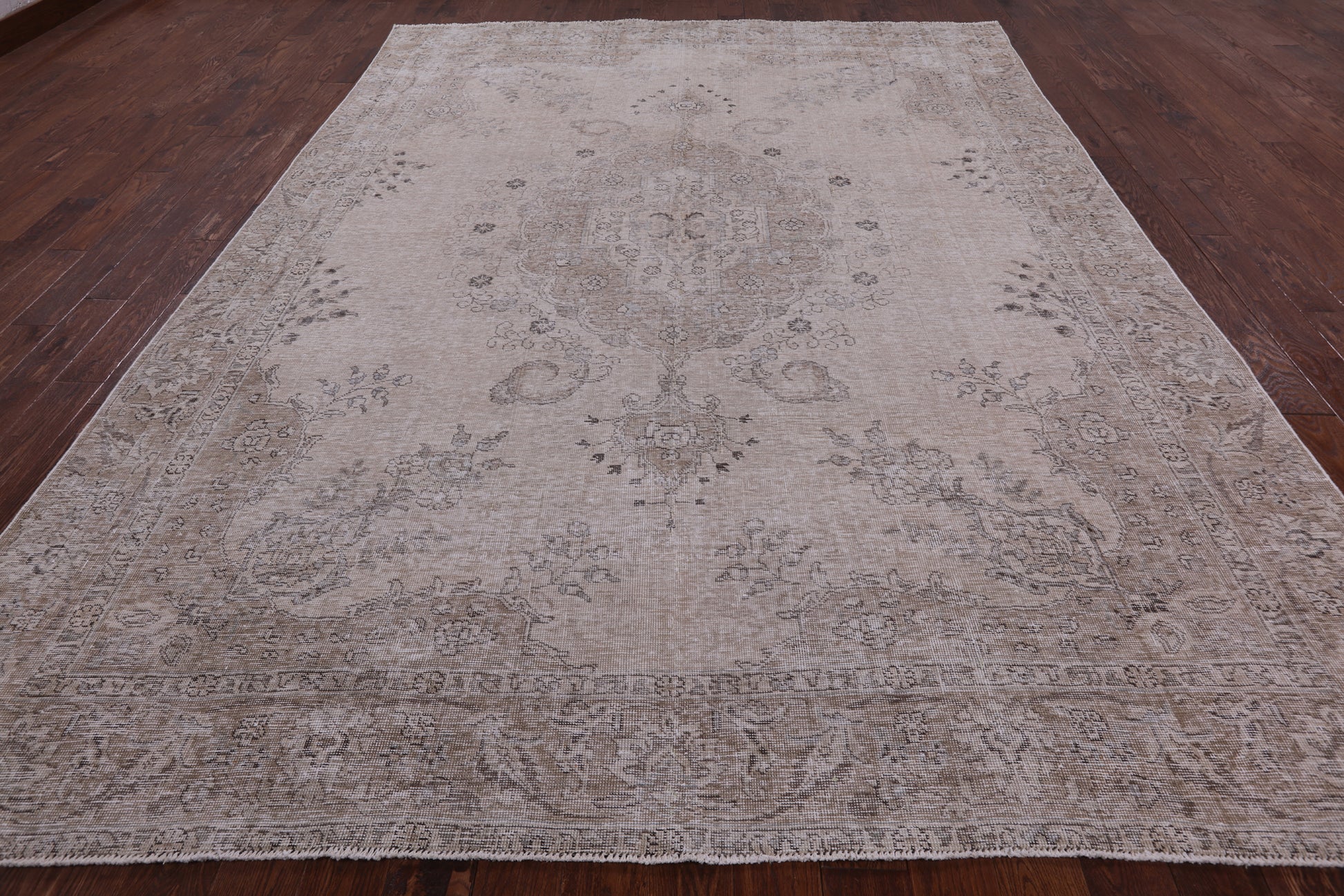 Ivory Persian Vintage White Wash Handmade Wool Area Rug - 9' 2" X 12' 7" - Golden Nile