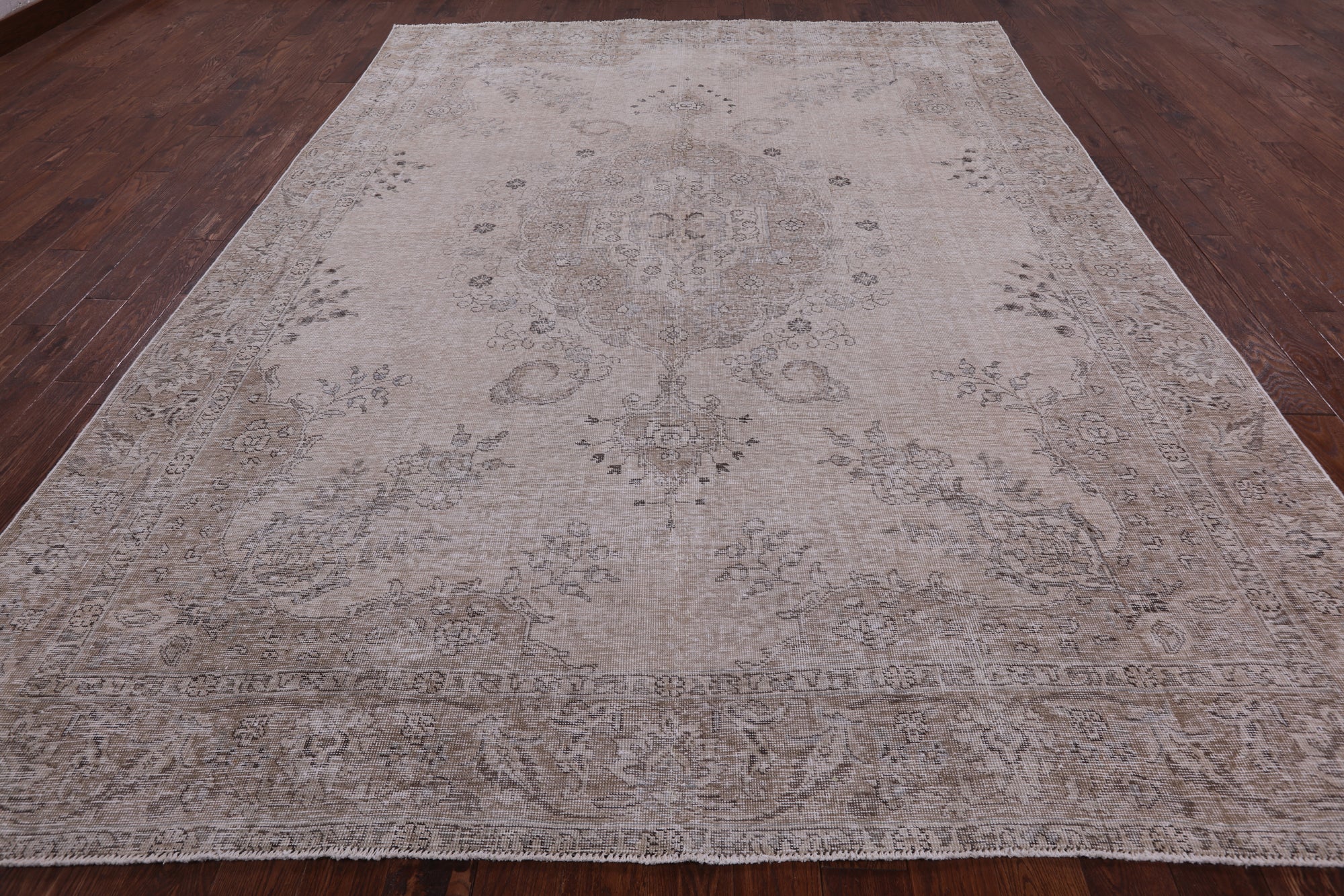 Ivory Persian Vintage White Wash Handmade Wool Area Rug - 9' 2" X 12' 7" - Golden Nile