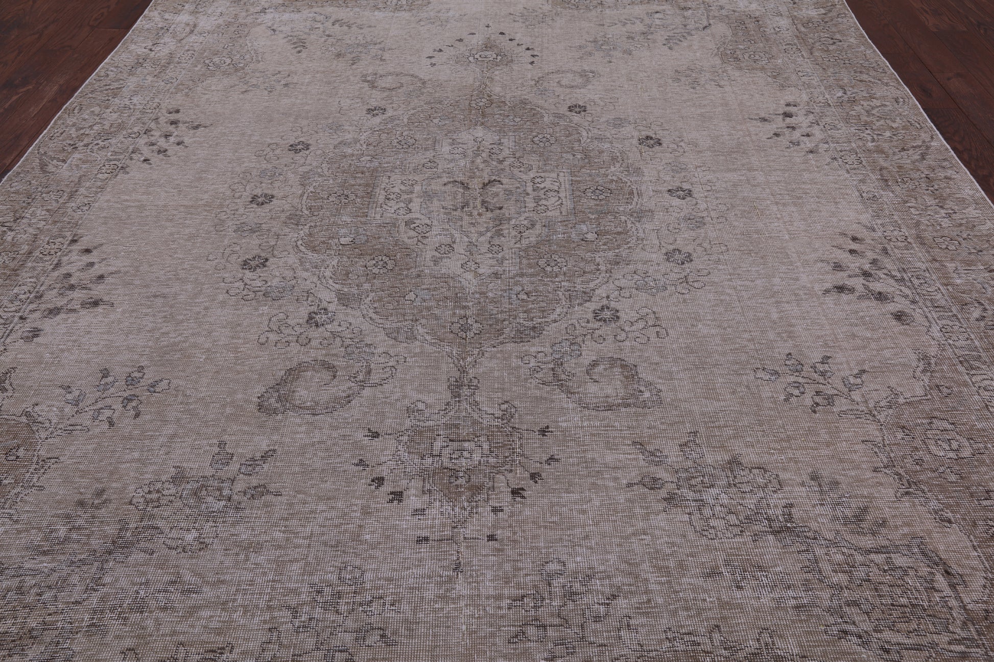 Ivory Persian Vintage White Wash Handmade Wool Area Rug - 9' 2" X 12' 7" - Golden Nile