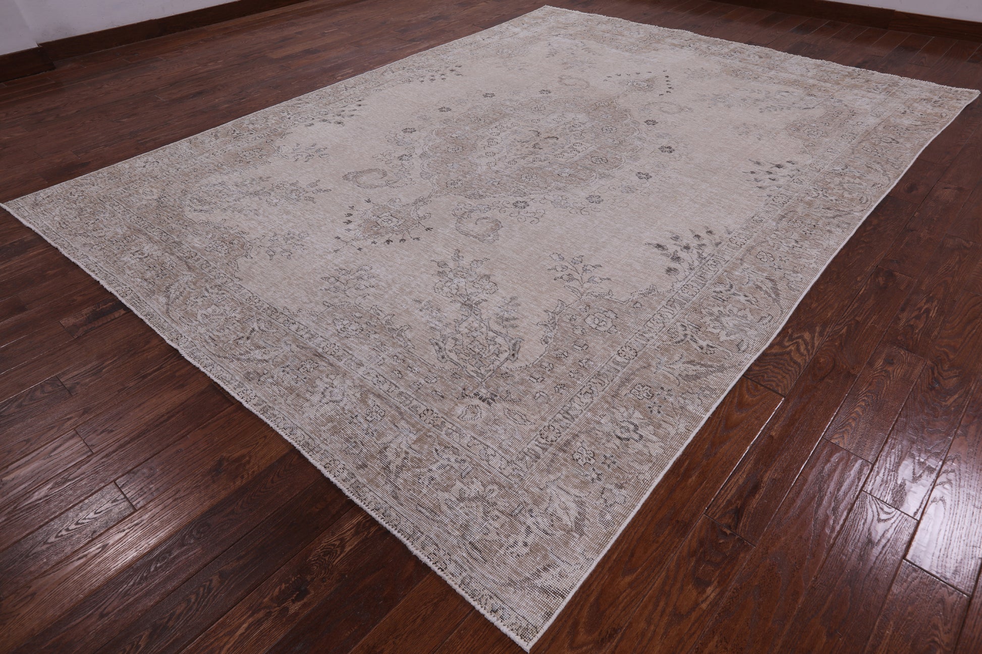 Ivory Persian Vintage White Wash Handmade Wool Area Rug - 9' 2" X 12' 7" - Golden Nile