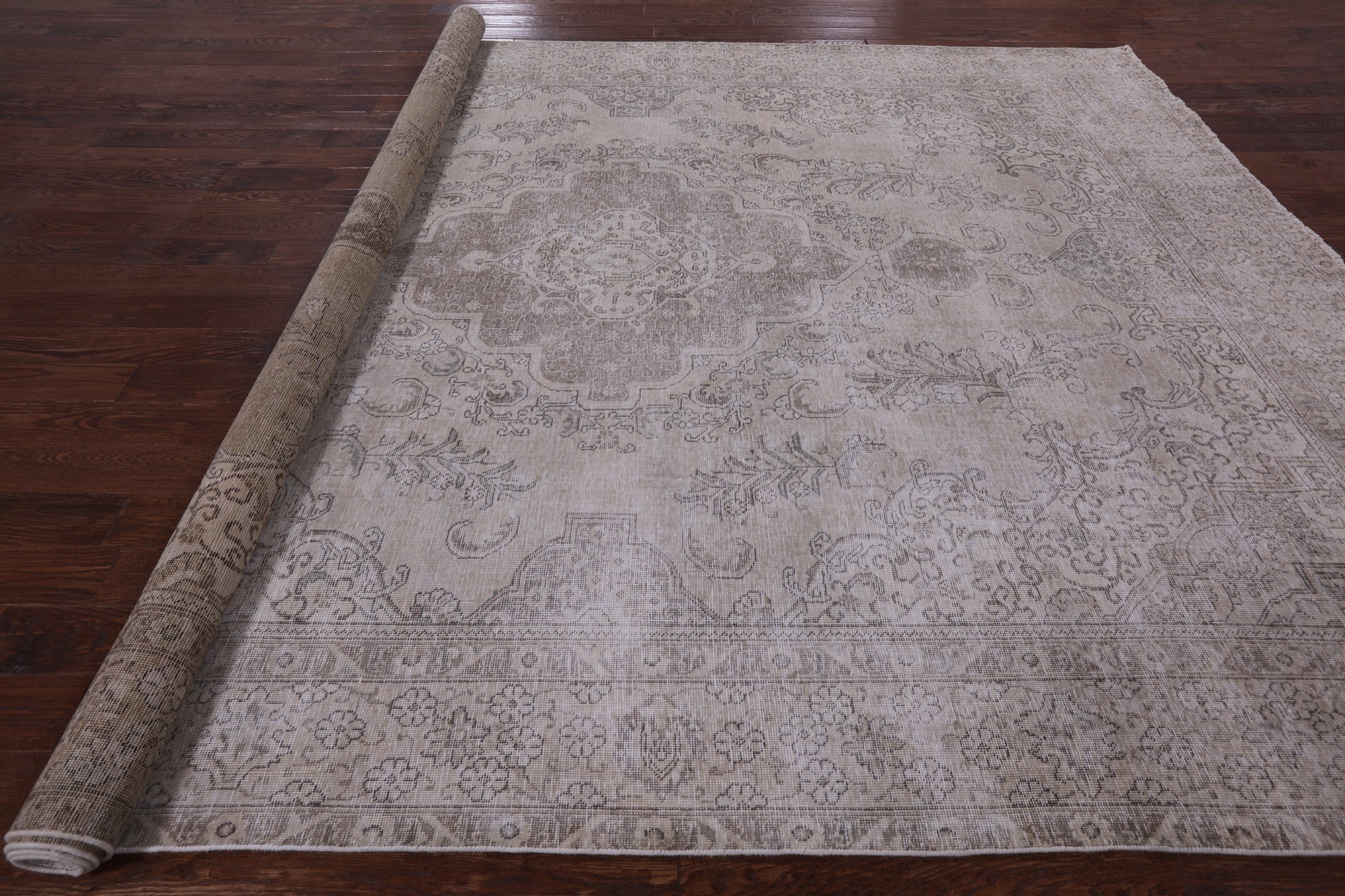 Ivory Persian Vintage White Wash Hand Knotted Wool Area Rug - 9' 8" X 12' 5" - Golden Nile