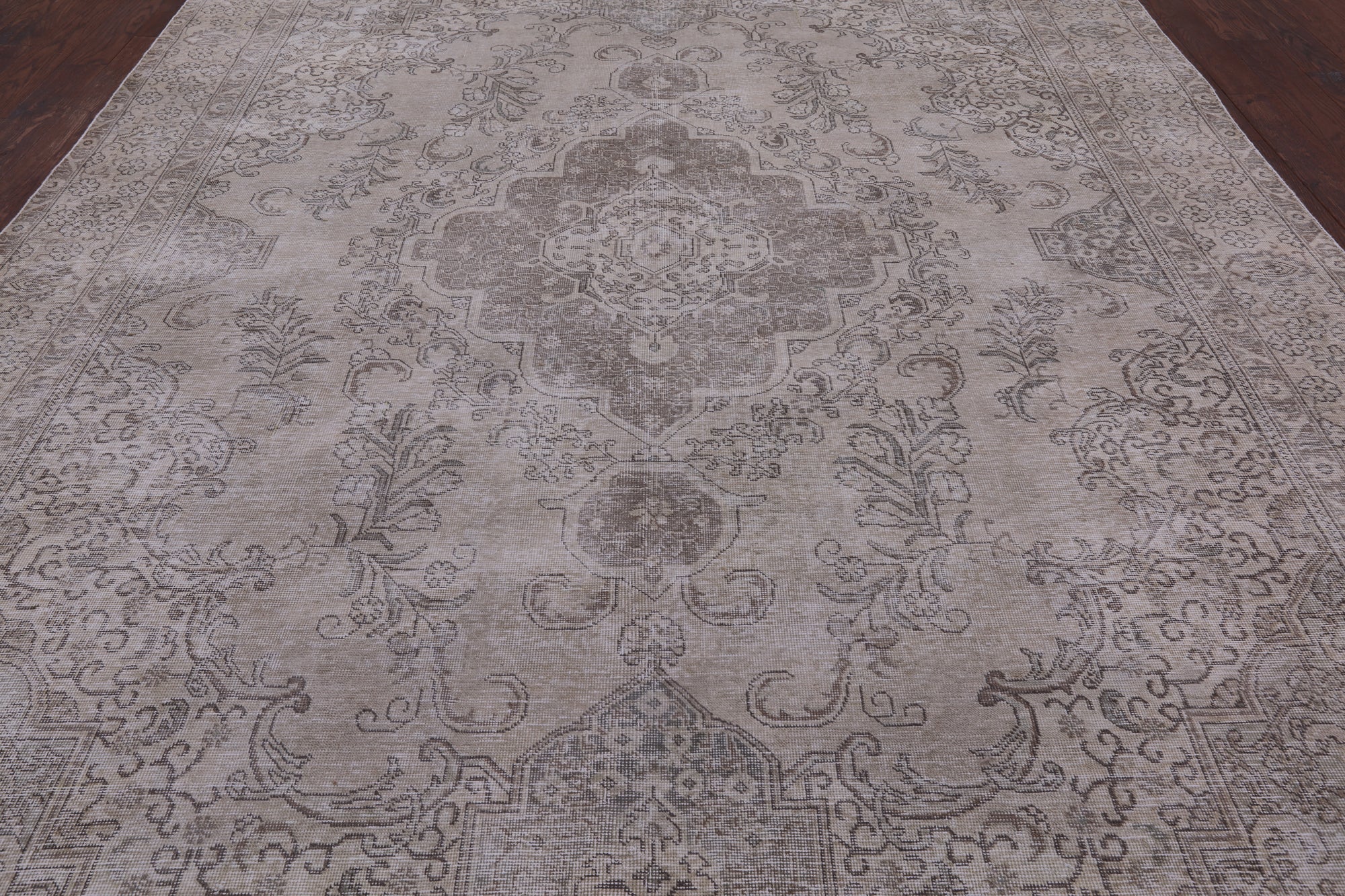 Ivory Persian Vintage White Wash Hand Knotted Wool Area Rug - 9' 8" X 12' 5" - Golden Nile