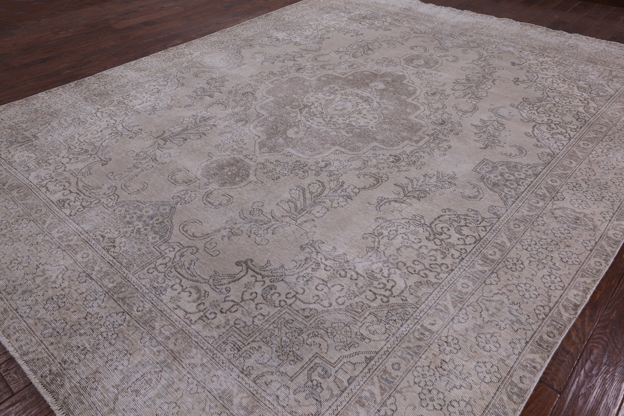 Ivory Persian Vintage White Wash Hand Knotted Wool Area Rug - 9' 8" X 12' 5" - Golden Nile