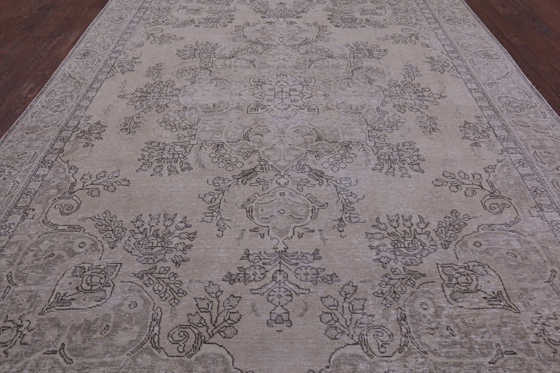 Ivory Persian Vintage White Wash Hand Knotted Wool Area Rug - 9' 5" X 12' 7" - Golden Nile